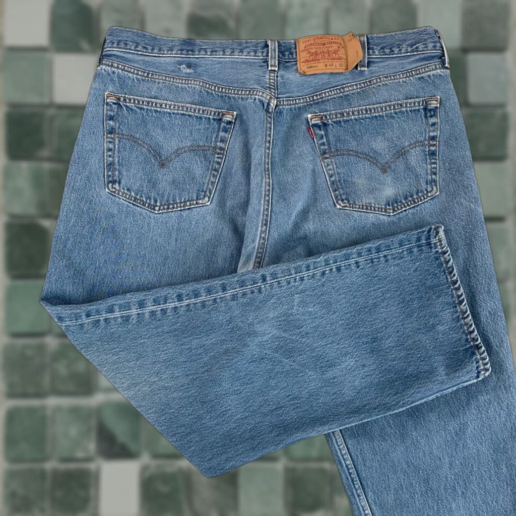Levi's VINTAGE Levi's 501 XX Jeans Men 40x29 Blue Medium Wash Denim USA Made Y2K 80s 90s USA Mens Regular 5-Pocket Button-Fly Size US 40 / EU 56 - 1 Thumbnail