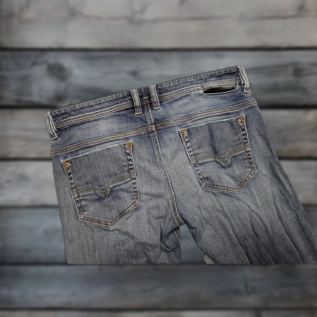 Diesel Diesel Jeans Mens 33x33 Blue Medium Wash Denim Mid Rise Rider Italy Classic Straight Pocket Set Size US 33 - 1 Thumbnail
