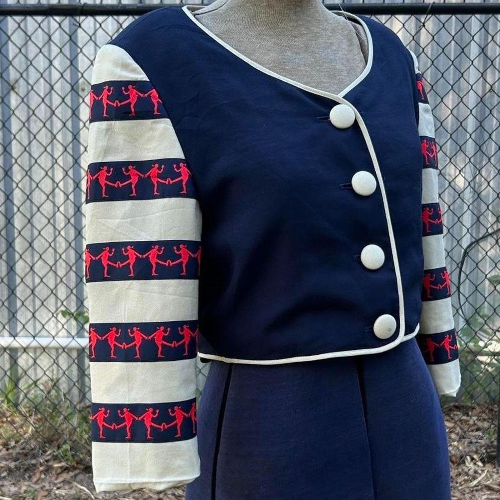Moschino Moschino Cheap and Chic 90s cropped 3/4 sleeve jester jacket Size XS / US 0-2 / IT 36-38 - 1 Thumbnail