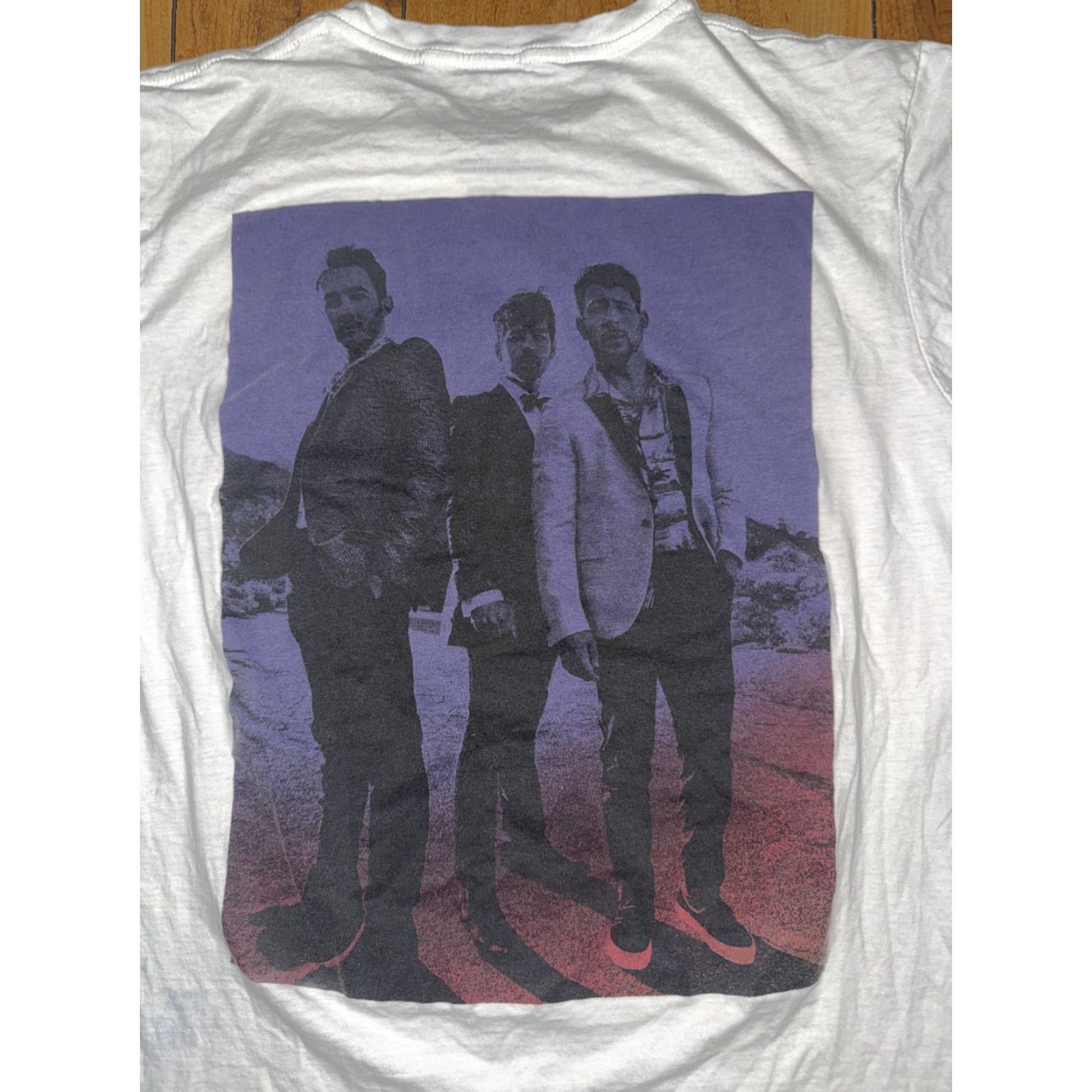 Vintage VINTAGE Jonas Brothers Band Tee 2000s White Graphic T-Shirt Men’s Medium 19x26 Size US M / EU 48-50 / 2 - 2 Thumbnail