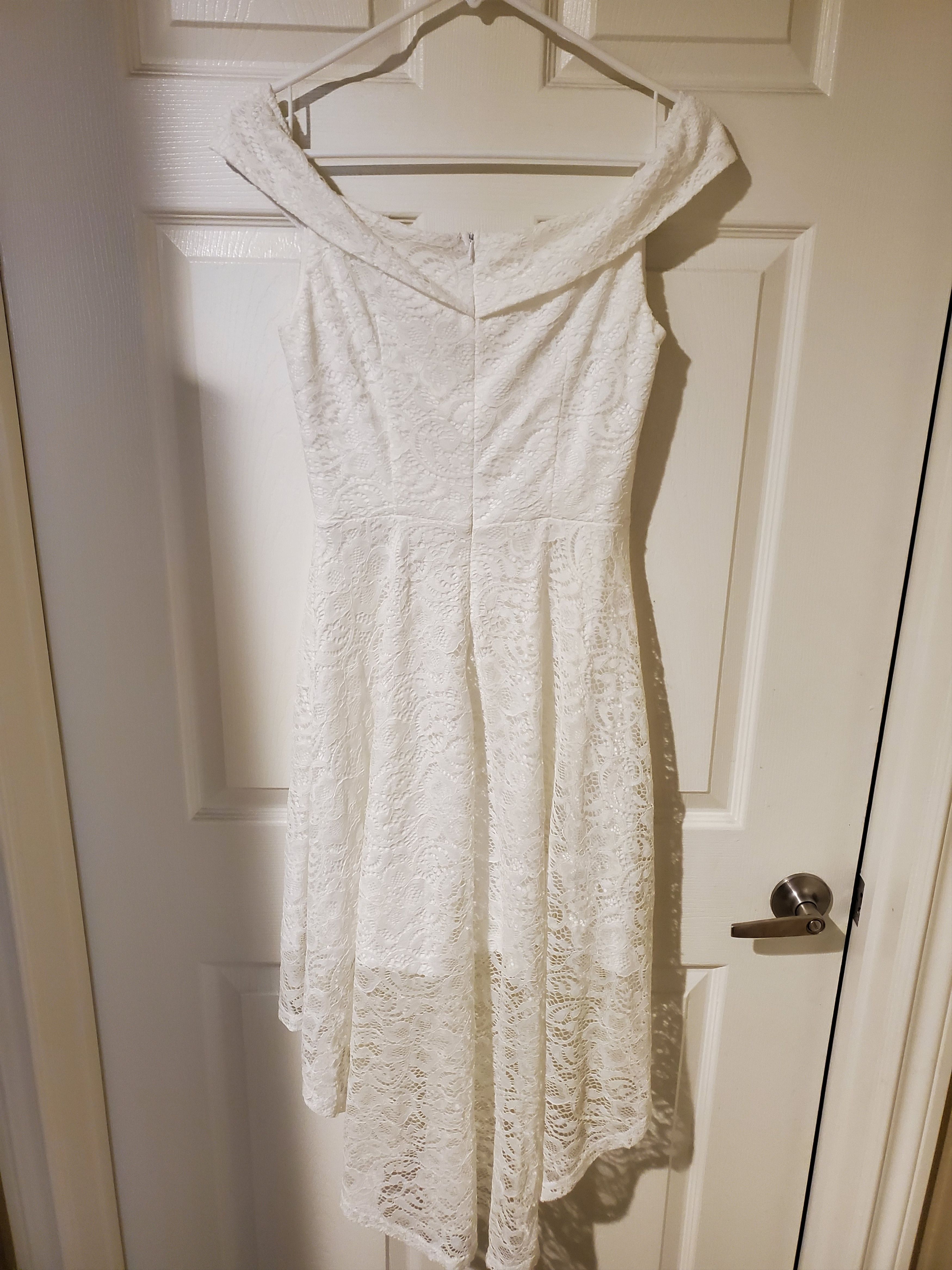 Other Elegant Off the shoulder hi-low white lace dress (size s) Size S / US 4 / IT 40 - 5 Thumbnail