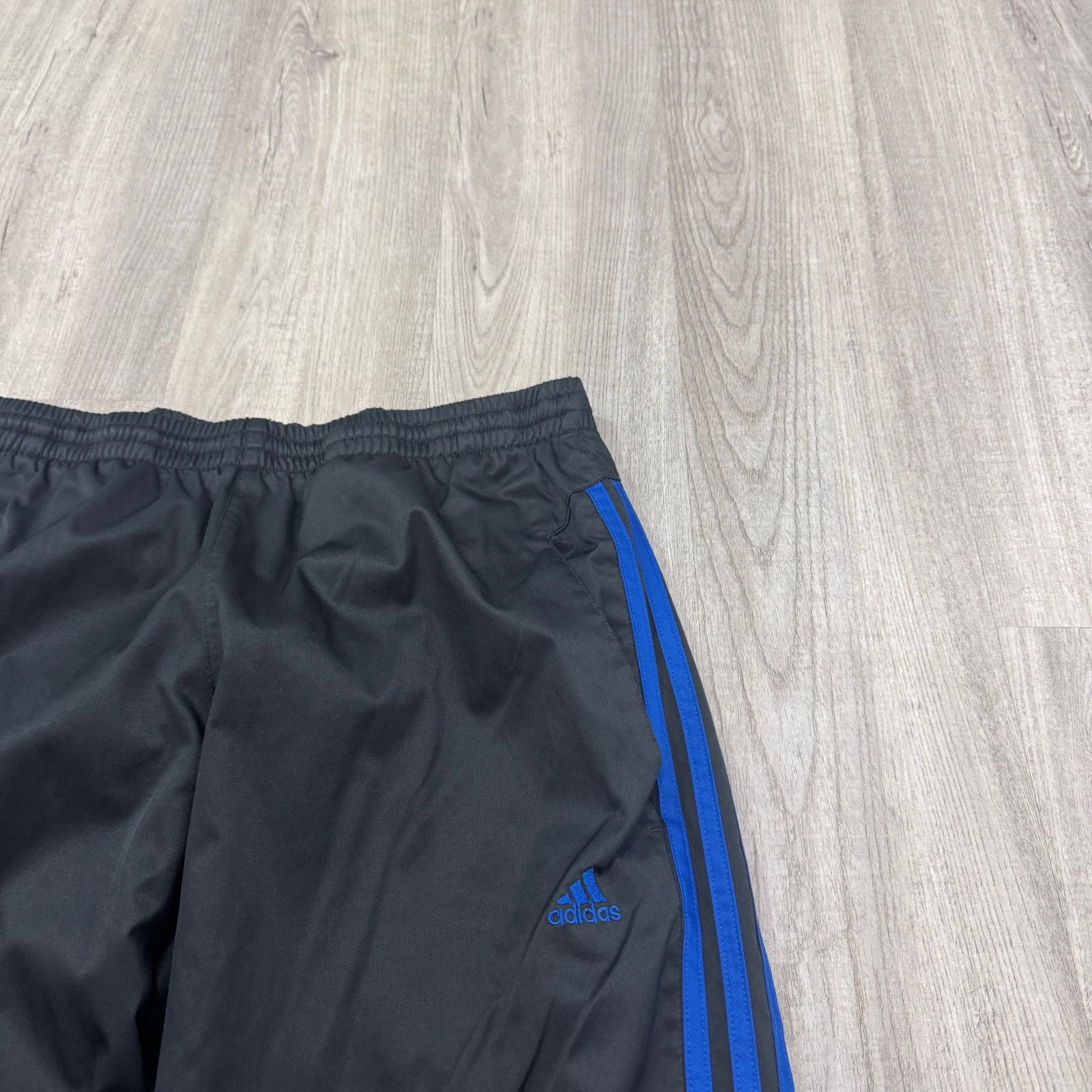 Adidas Vintage Adidas Track Pants Men's Medium Black Windbreaker Size US 30 / EU 46 - 3 Thumbnail