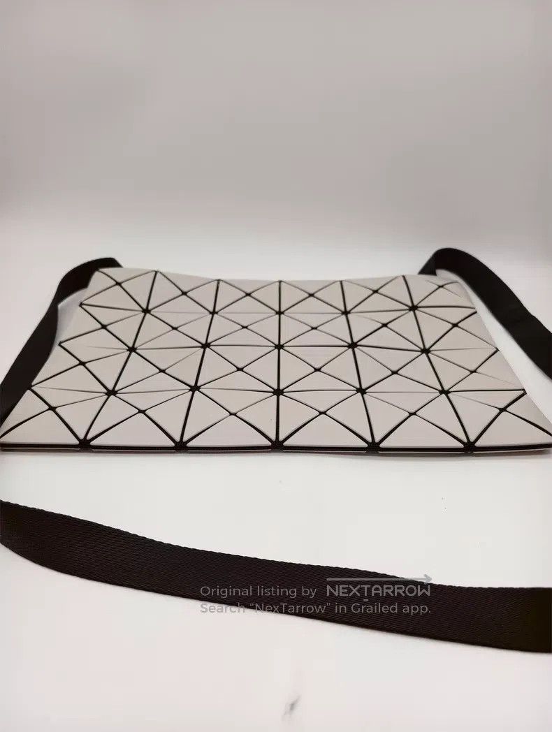 Issey Miyake Issey Miyake White Rhombus Shoulder Bag Size ONE SIZE - 4 Thumbnail