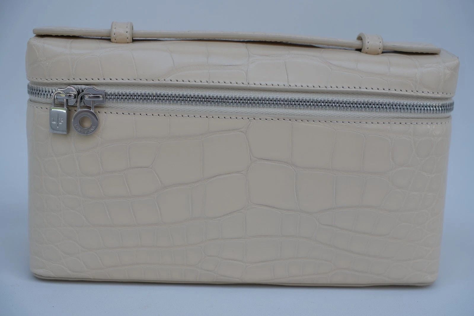 Loro Piana Super Rare Loro Piana Extra Pocket L19 Leather Size ONE SIZE - 3 Thumbnail