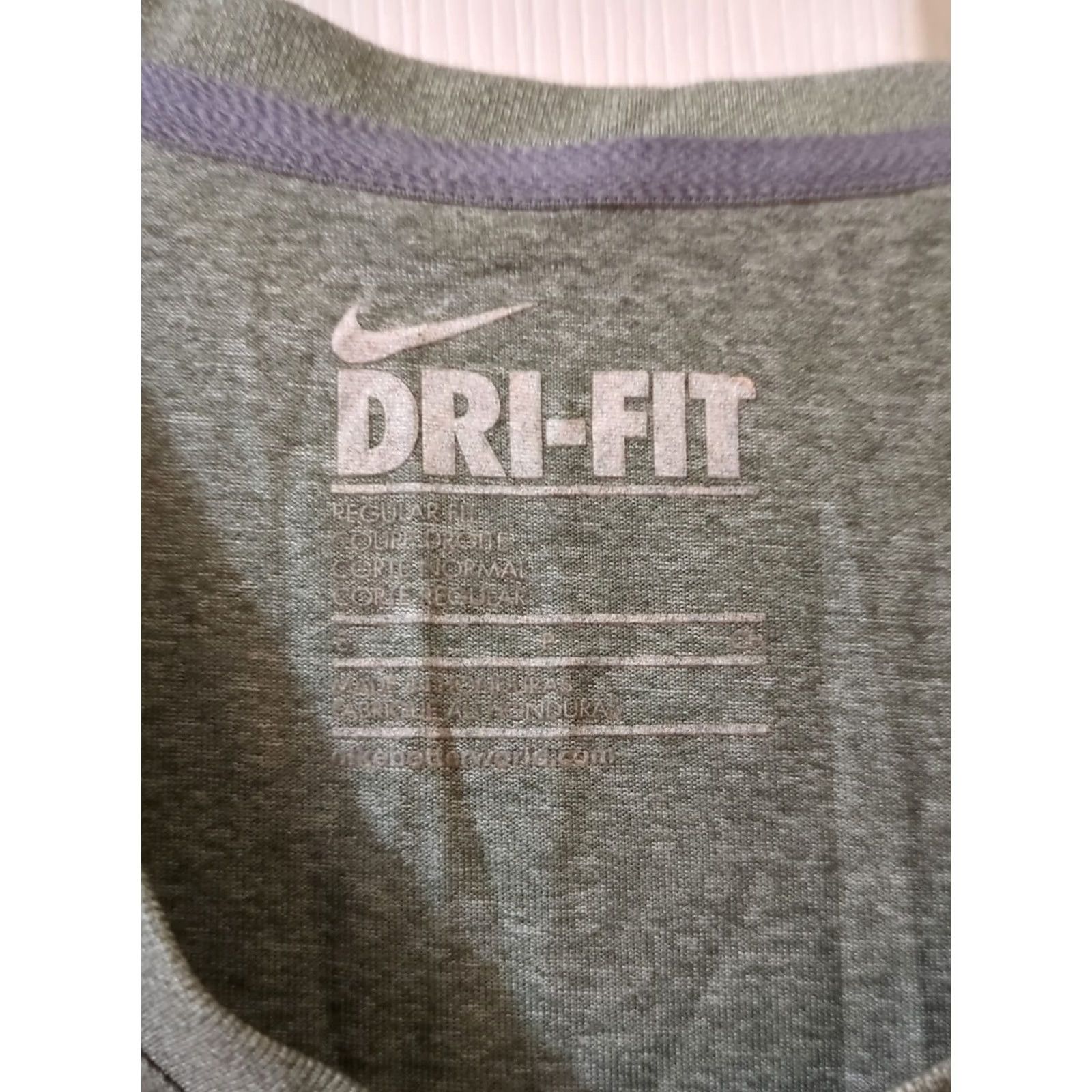 Nike Nike Dri Fit Womens T Shirt Top Regular Fit Cap Sleeves V Neck Heather Gray SZ S Womens Basic Short Sleeve 90s Classic Sports American Shirt Size S / US 4 / IT 40 - 2 Thumbnail