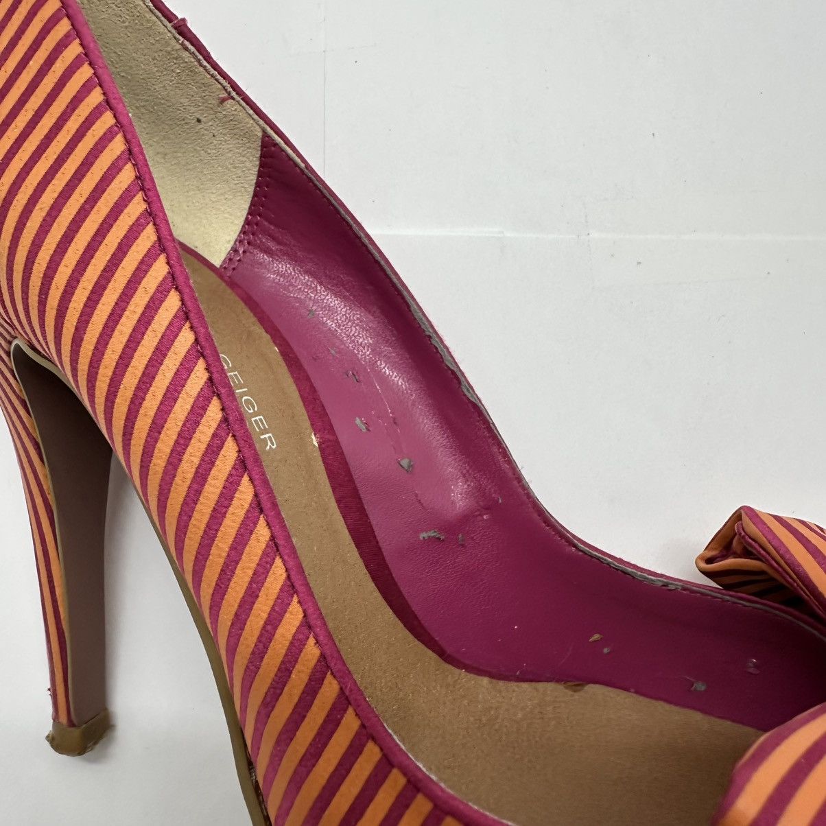 Kurt Geiger Kurt Geiger Gold Striped Satin Heels Statement Bow 38 US 7 Size US 8 / IT 38 - 9 Thumbnail