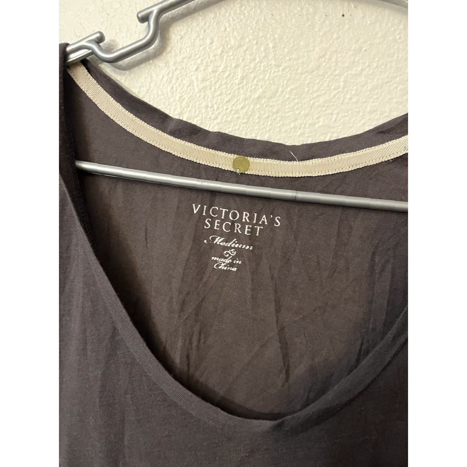 Victoria's Secret Victoria's Secret Sleep Tshirt Women's Medium Brown Short Sleeve Graphic Logo Size M / US 6-8 / IT 42-44 - 2 Thumbnail
