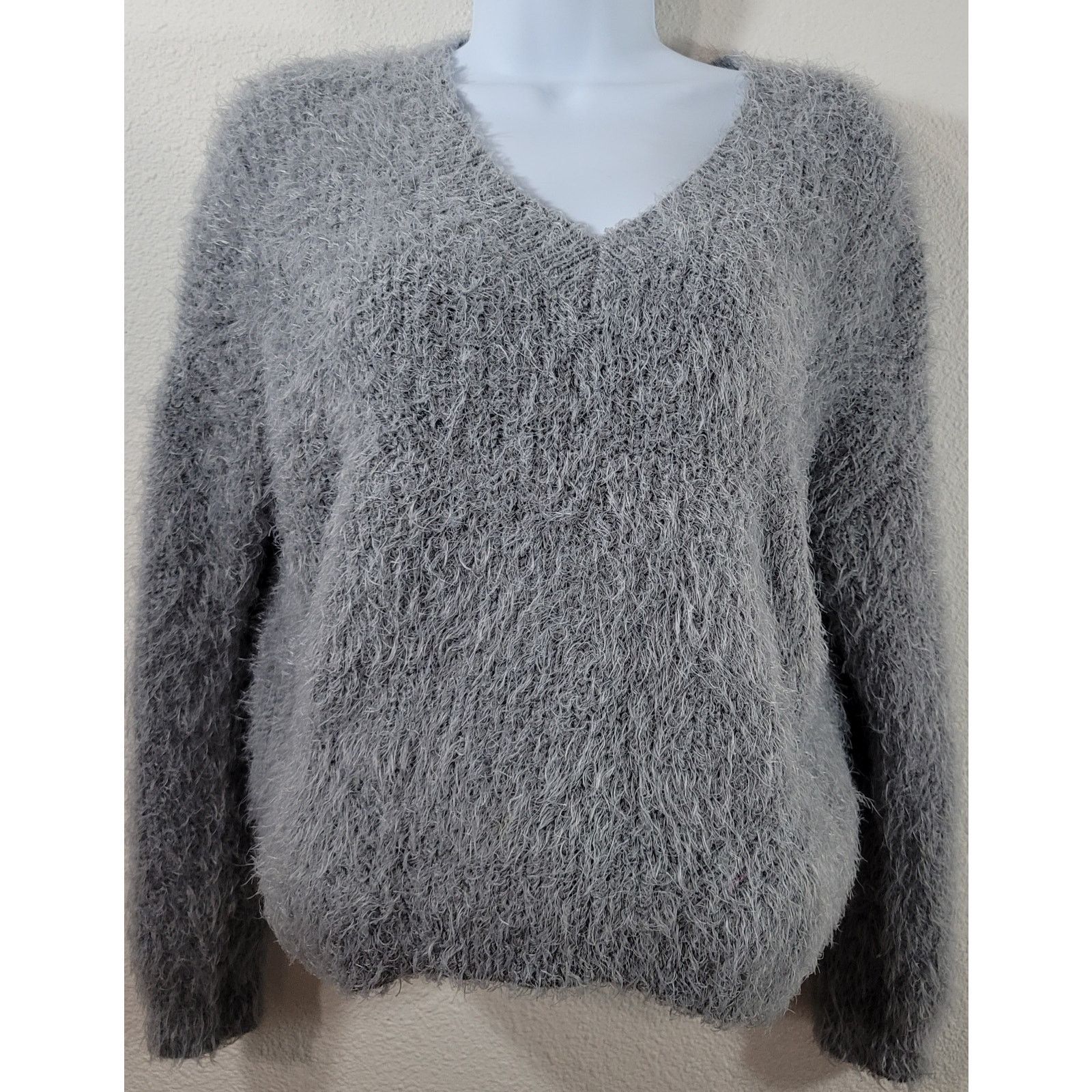 Other Pink Rose Gray Fuzzy V Neck Drop Shoulder Sweater Small Size S / US 4 / IT 40 - 1 Thumbnail