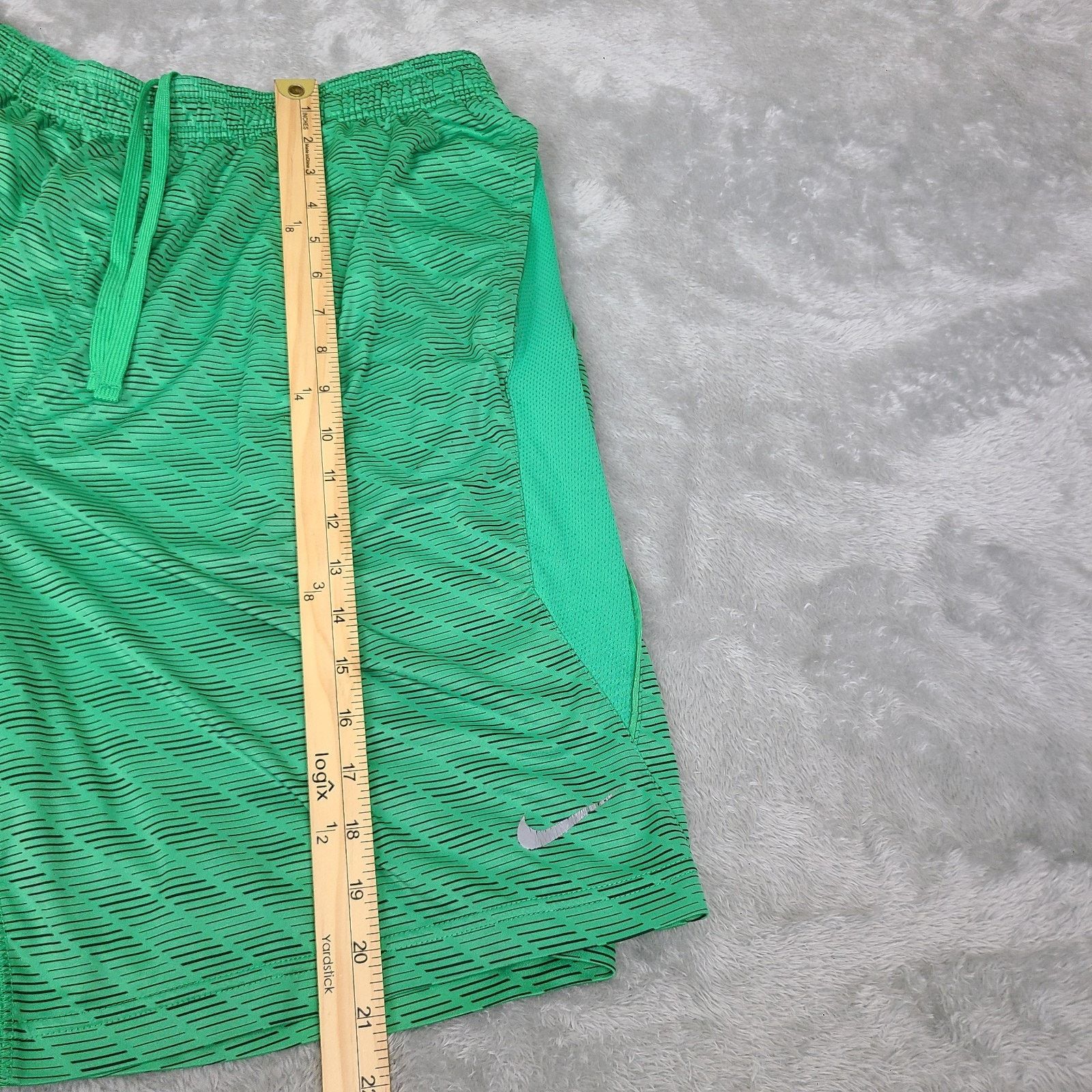 Nike Nike Basketball Shorts Green Dri-Fit Shorts Size X-Large Size US 38 / EU 54 - 11 Thumbnail