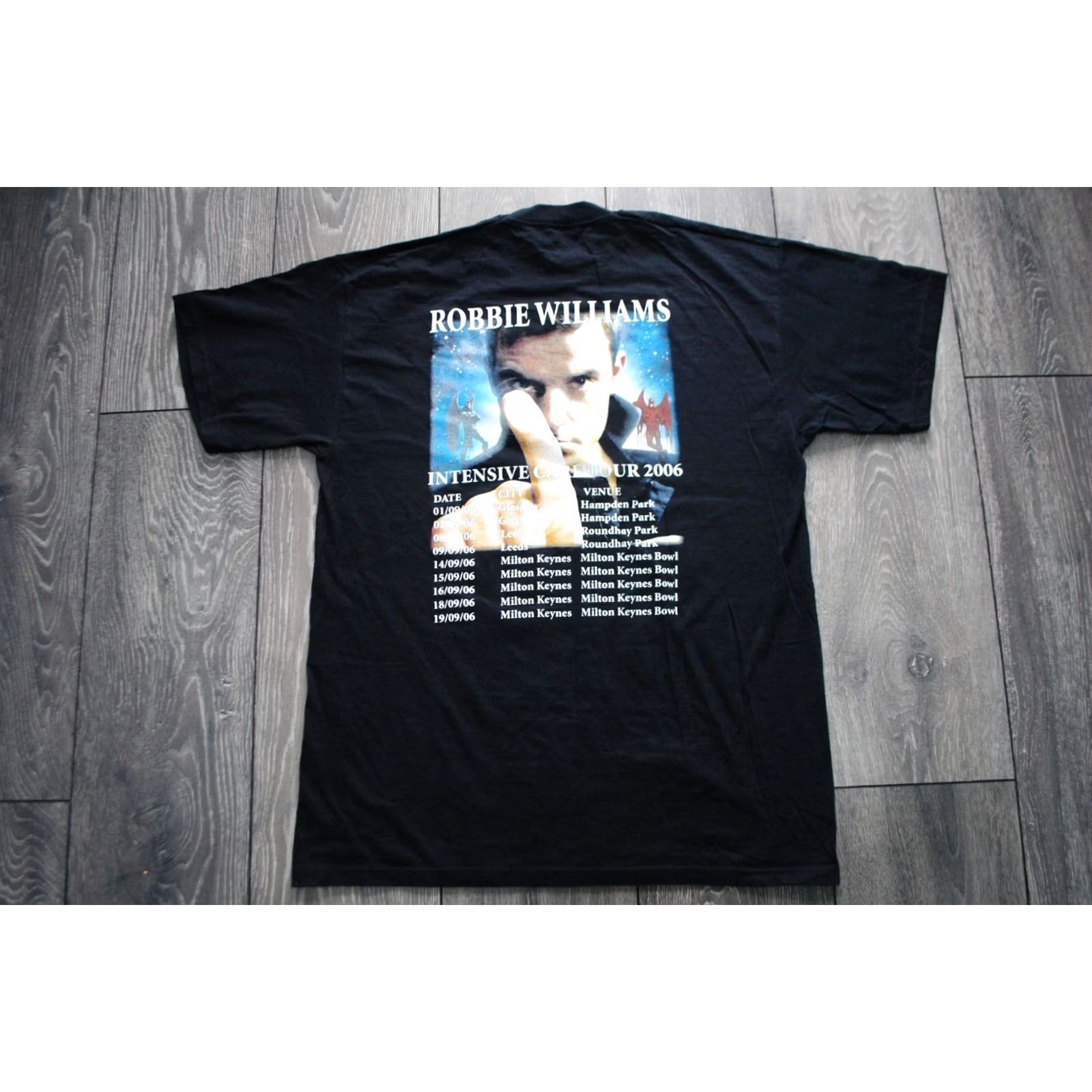 Vintage ROBBIE WILLIAMS INTENSIVE CARE TOUR T-SHIRT CREW NECK SIZE LARGE VINTAGE 2006 T-Shirt Mens L Black Graphic Print Vintage 2006 Size US L / EU 52-54 / 3 - 6 Thumbnail