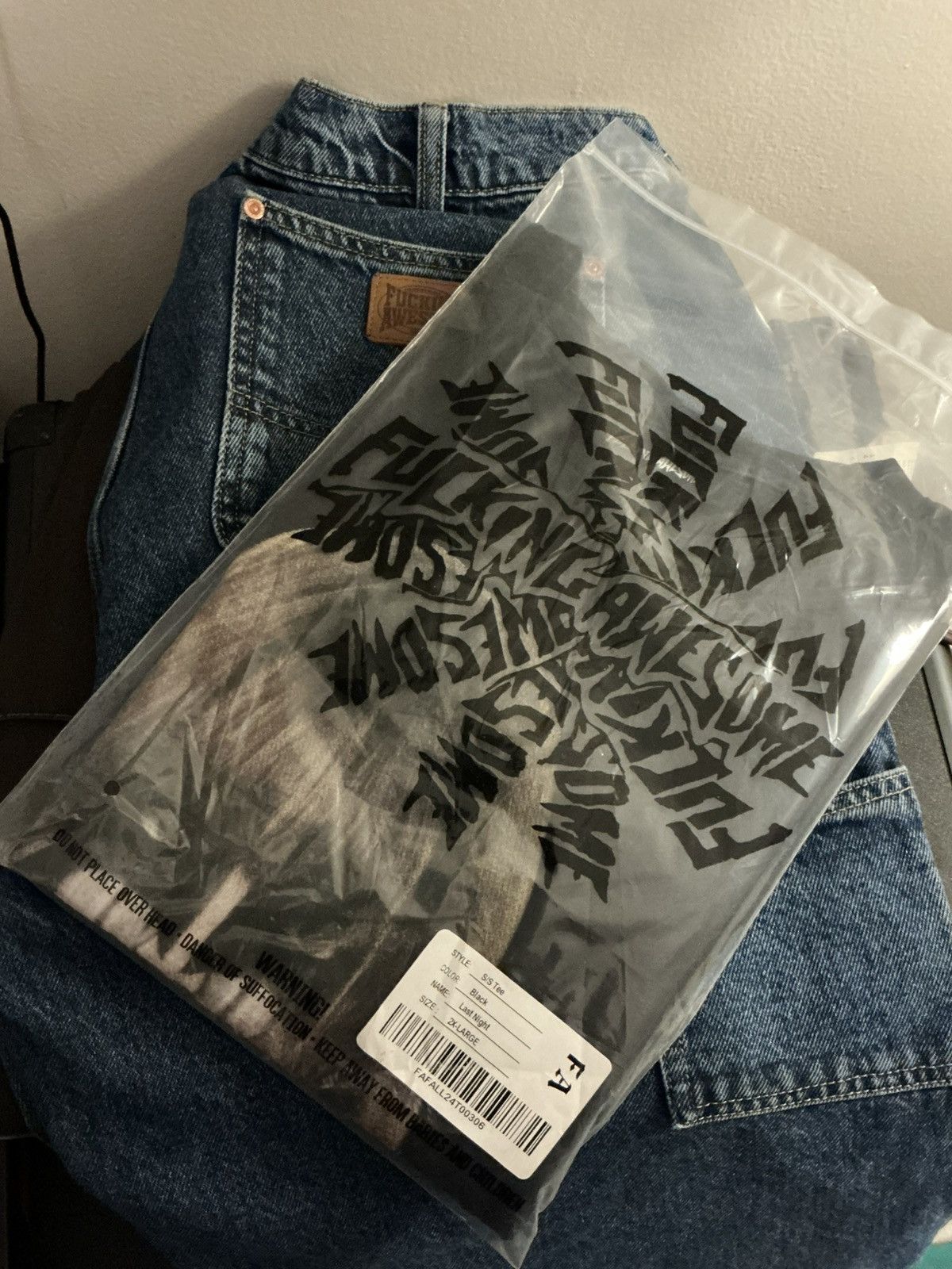 Fucking Awesome LAST NIGHT TEE Size US XXL / EU 58 / 5 - 2 Thumbnail