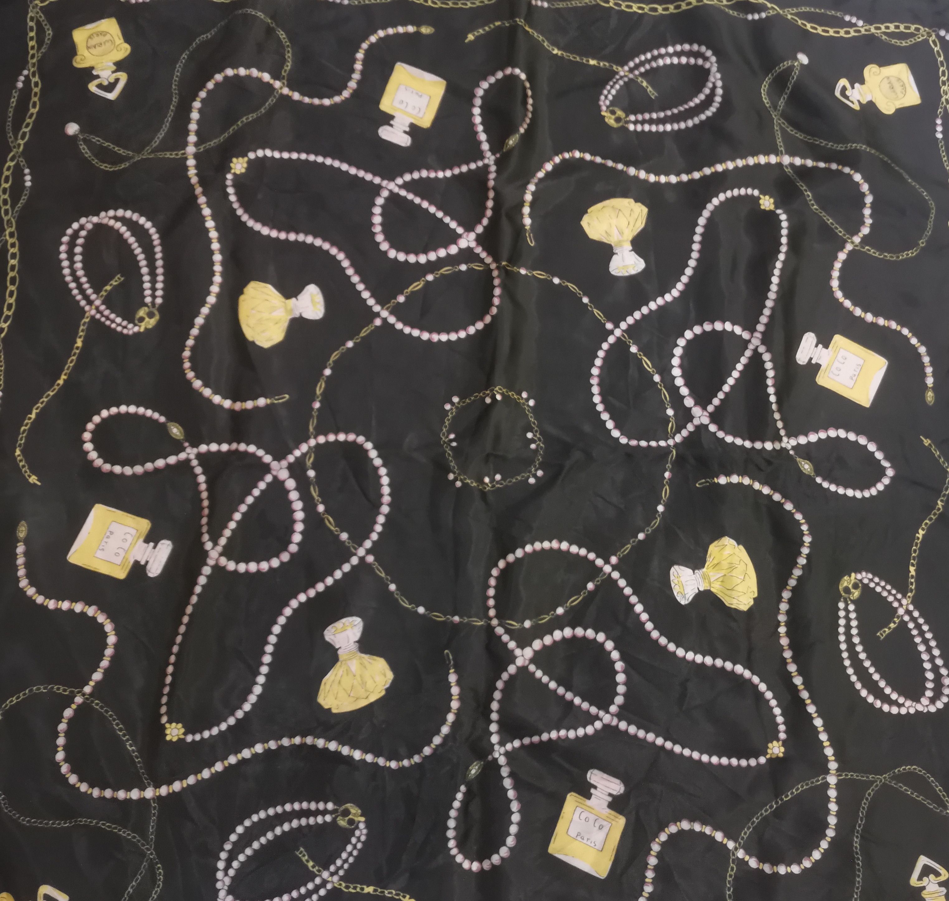 Vintage Rare vintage luxury scarves nice design Size ONE SIZE - 2 Thumbnail