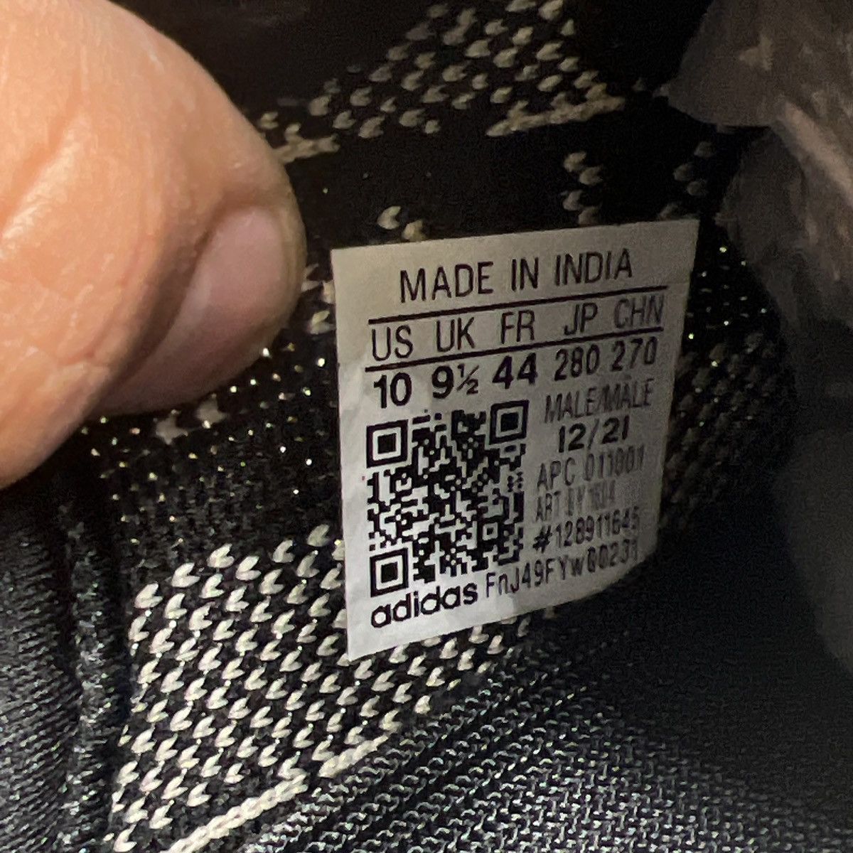 Adidas Yeezy boost 350 Oreo Size US 10 / EU 43 - 9 Thumbnail