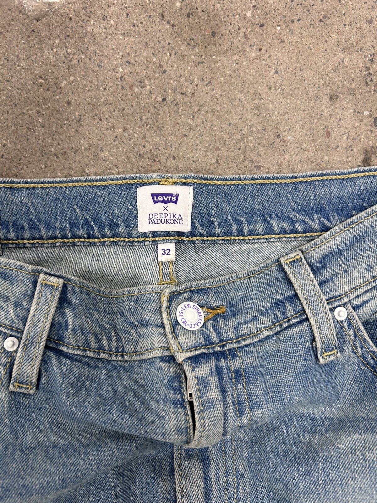 Levi's Levis x Deepika Padukone Jeans Blue Denim Flare Wide Leg Size 32" / US 10 / IT 46 - 4 Thumbnail