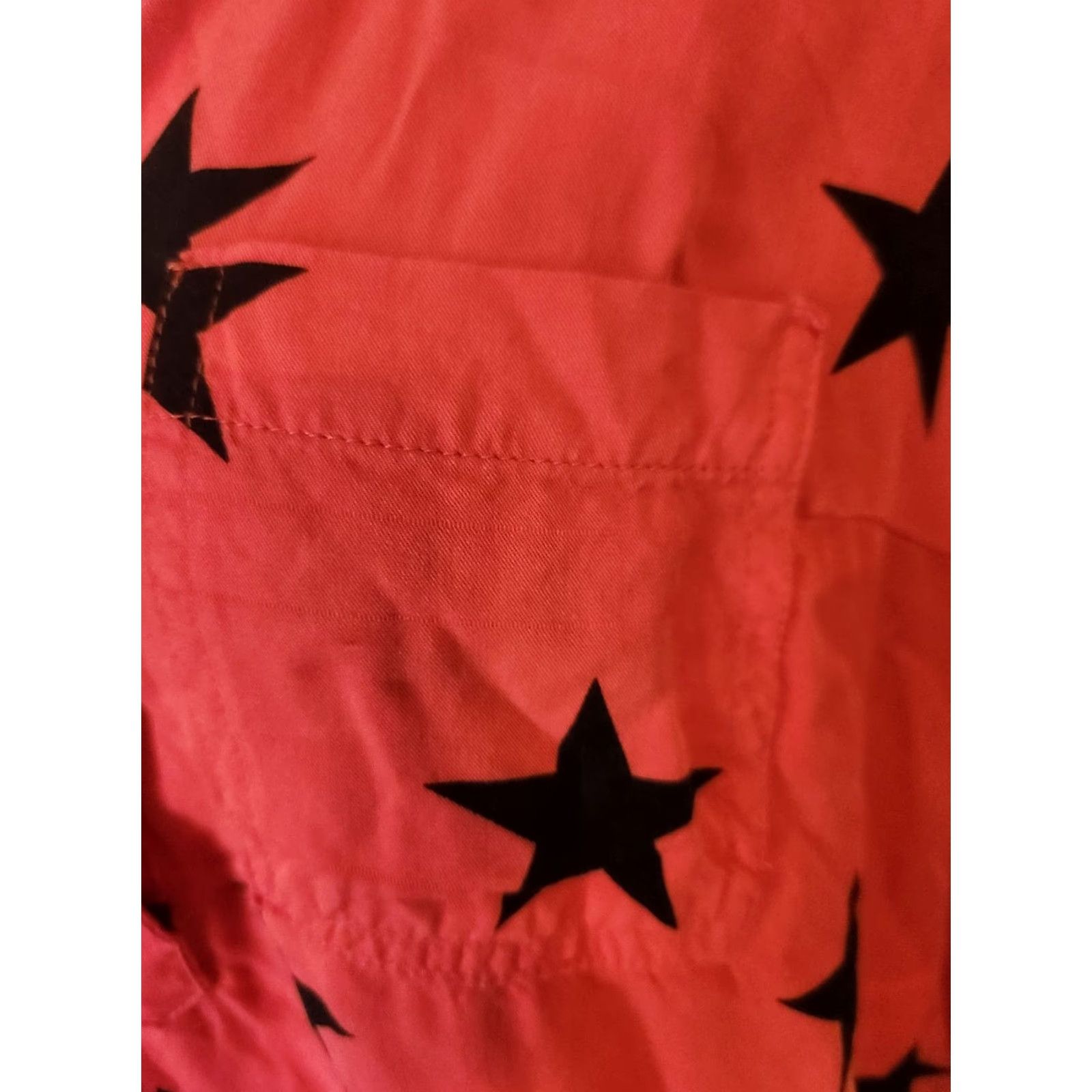 Torrid Torrid Harper Red Black Star Print Short Sleeve Tunic Top 0X Blouse Ladies Adults Plus Size Multicolor V-Neck Button Pockets Easy Care Size XL / US 12-14 / IT 48-50 - 3 Thumbnail