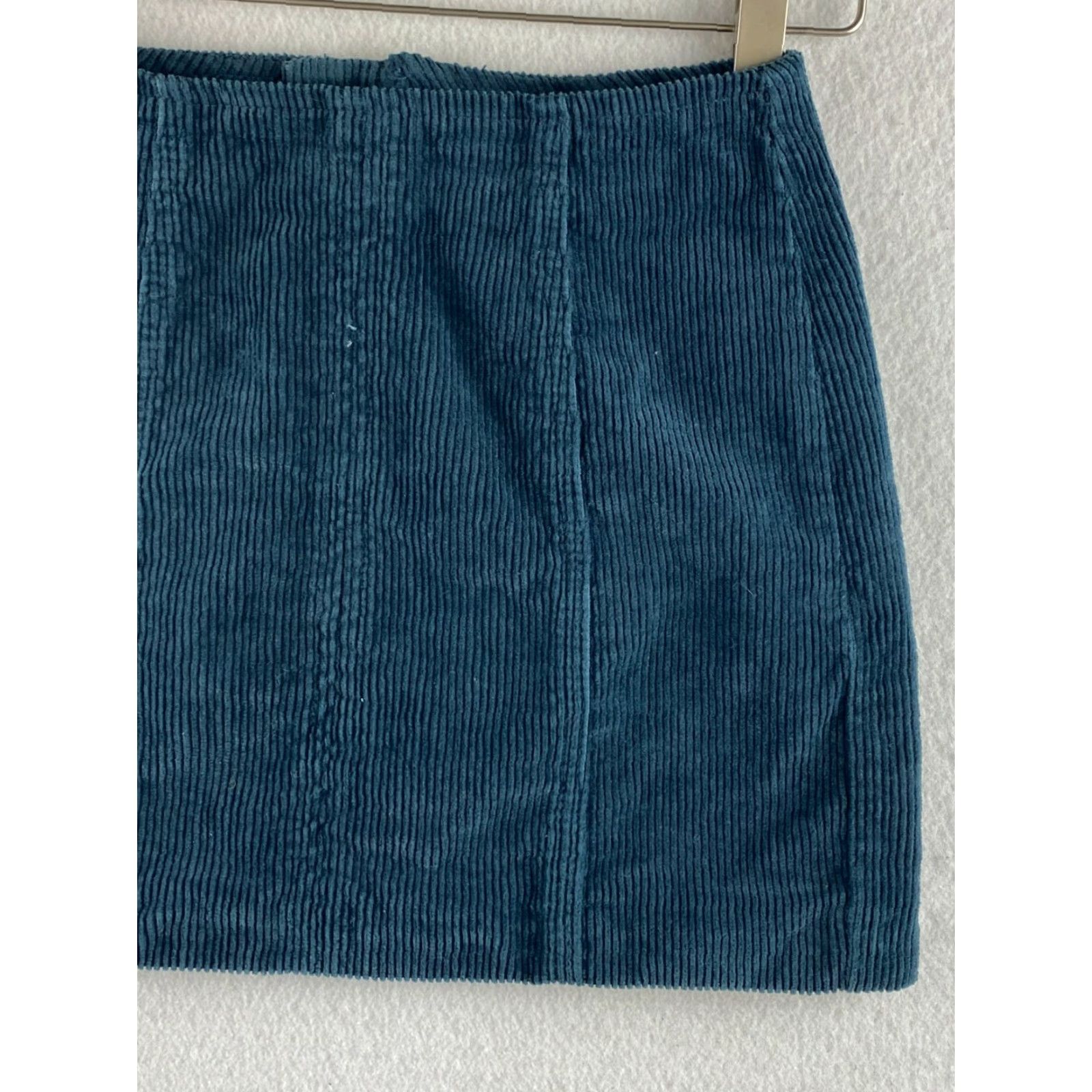 Pacsun PacSun Skirt Womens 24 Green Mini Corduroy Back Zip Stretch Casual Size 42" / US 20 - 5 Thumbnail