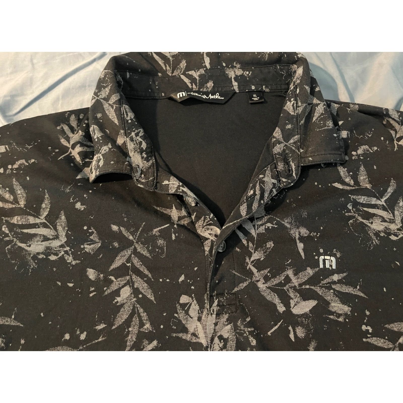 TravisMathew Travis Mathew Golf Polo Shirt Mens XL Black Leaves Performance Pima Cotton Blend Size US XL / EU 56 / 4 - 2 Thumbnail