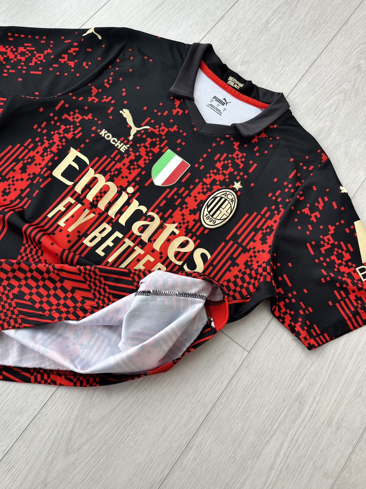 Other AC Milan Rafael Leao #17 Special Jersey Puma Koche Blokecore Size US S / EU 44-46 / 1 - 5 Thumbnail