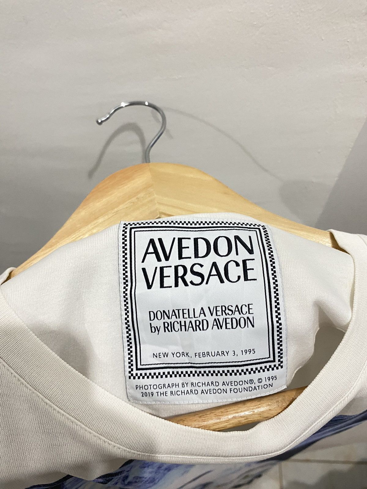 Versace AVEDON VERSACE DONATELLA SS19 BLONDE RUNWAY SHIRT Size L / US 10 / IT 46 - 5 Thumbnail