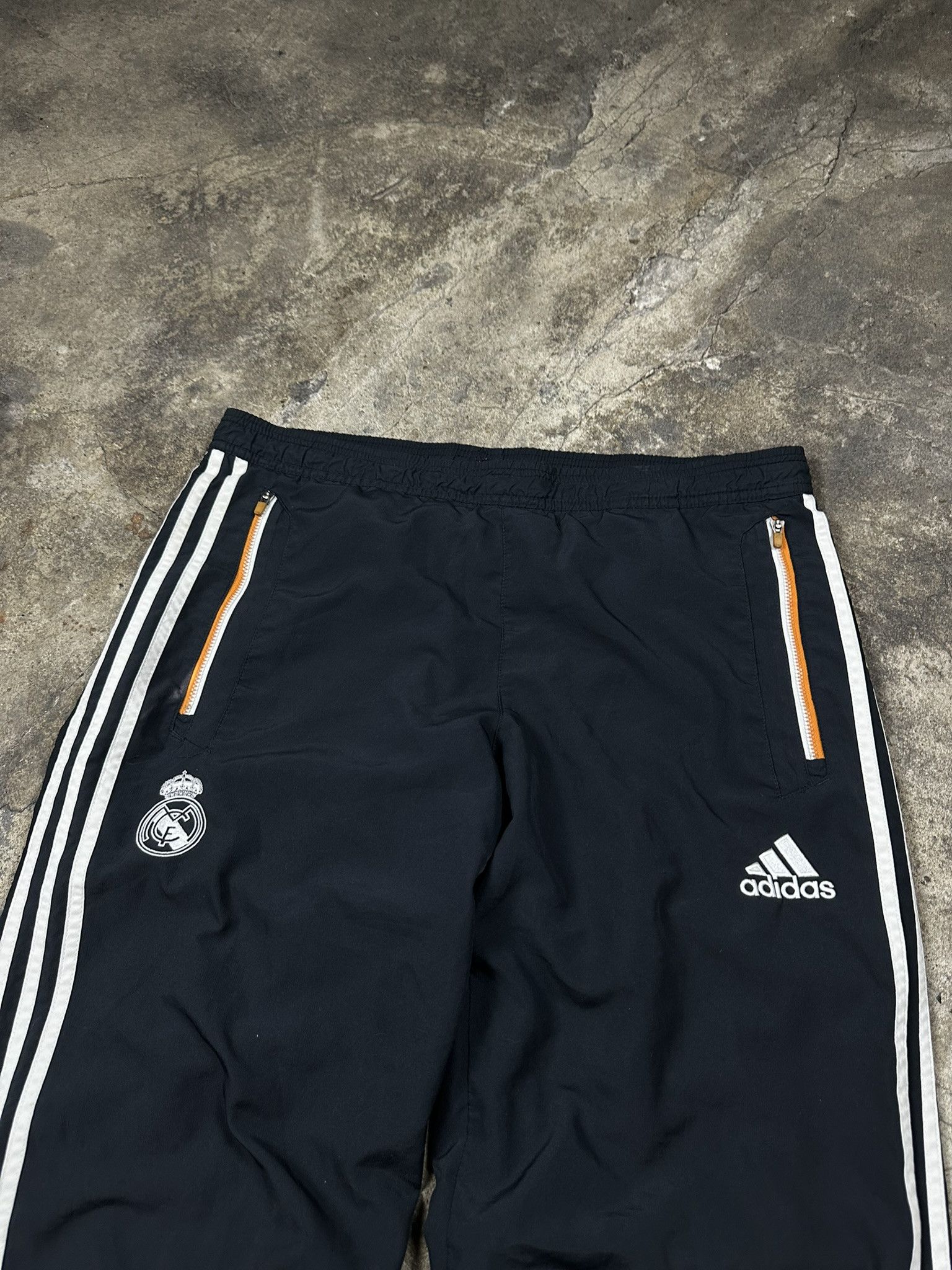 Adidas Vintage Adidas Real Madrid Oversized Nylon Trackpants Size US 34 / EU 50 - 2 Thumbnail