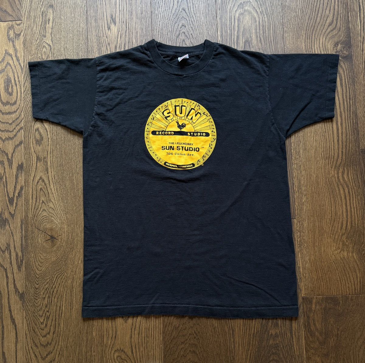 Vintage Vintage 90s Sun Records Elvis Presley Label Band Promo Tee Size US XL / EU 56 / 4 - 1 Thumbnail