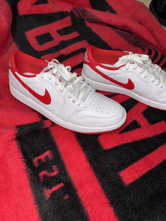 Jordan Brand Jordan 1 Retro Low OG Size US 10.5 / EU 43-44 - 3 Thumbnail