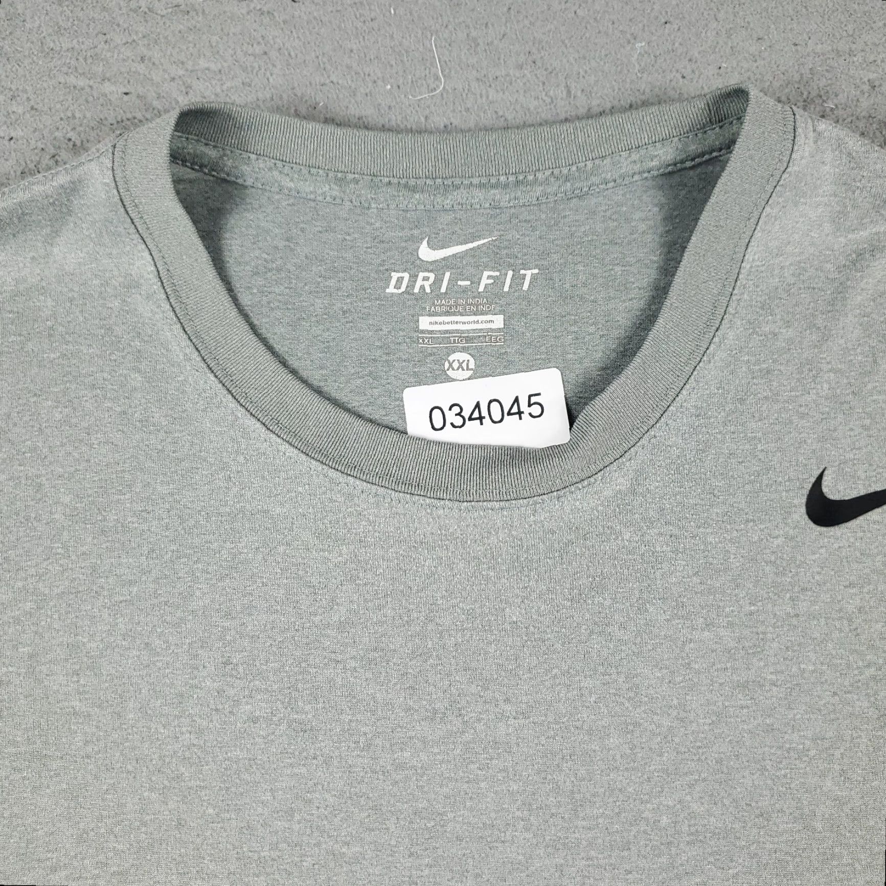 Nike Nike Dri-Fit T Shirt Mens 2XL Gray Short Sleeve Crew Neck Pullover Activewear Regular Nike T-Shirt Mens 2XL Gray Dri-Fit Sports Modern Shoes? Size US XXL / EU 58 / 5 - 3 Thumbnail
