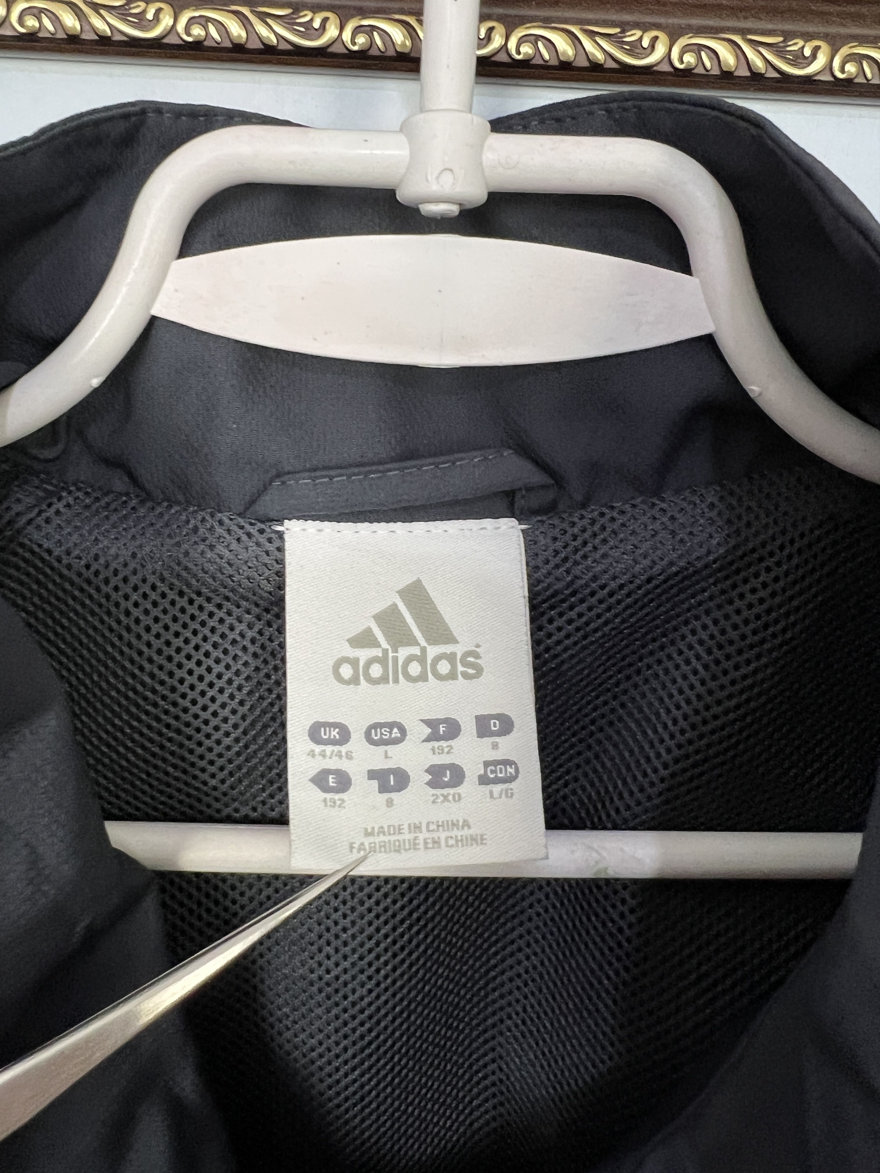 Adidas Vintage Adidas Liverpool Football Jacket Soccer Train Size US L / EU 52-54 / 3 - 6 Thumbnail
