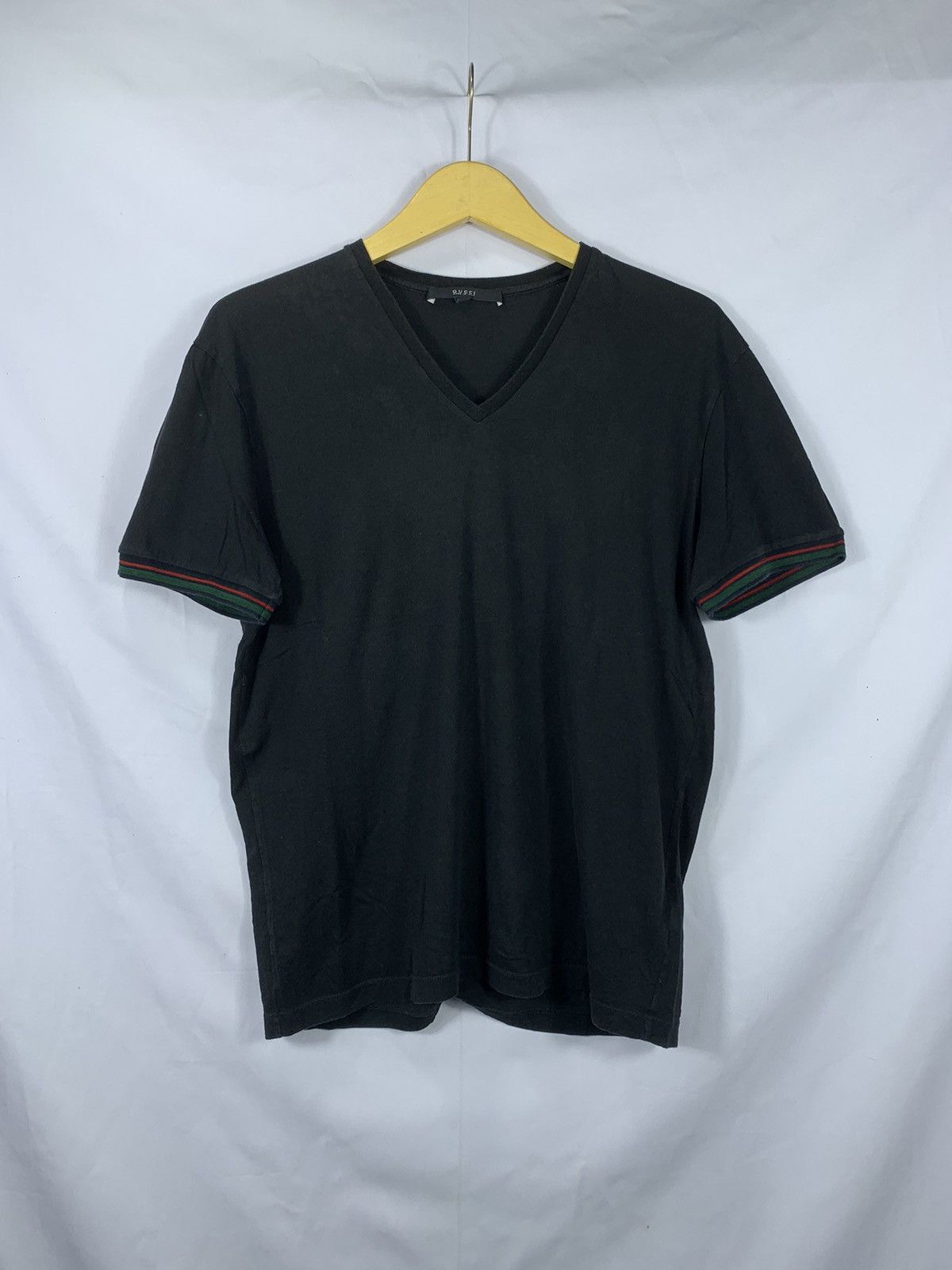 Gucci × Vintage Vintage Gucci Vneck Tshirt Size M / US 6-8 / IT 42-44 - 1 Thumbnail