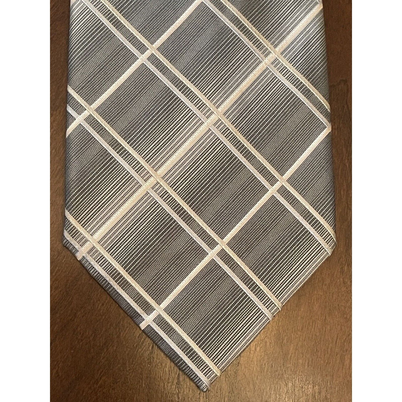 Kenneth Cole Kenneth Cole New York Gray Hand Made 100% Silk China Size ONE SIZE - 1 Thumbnail