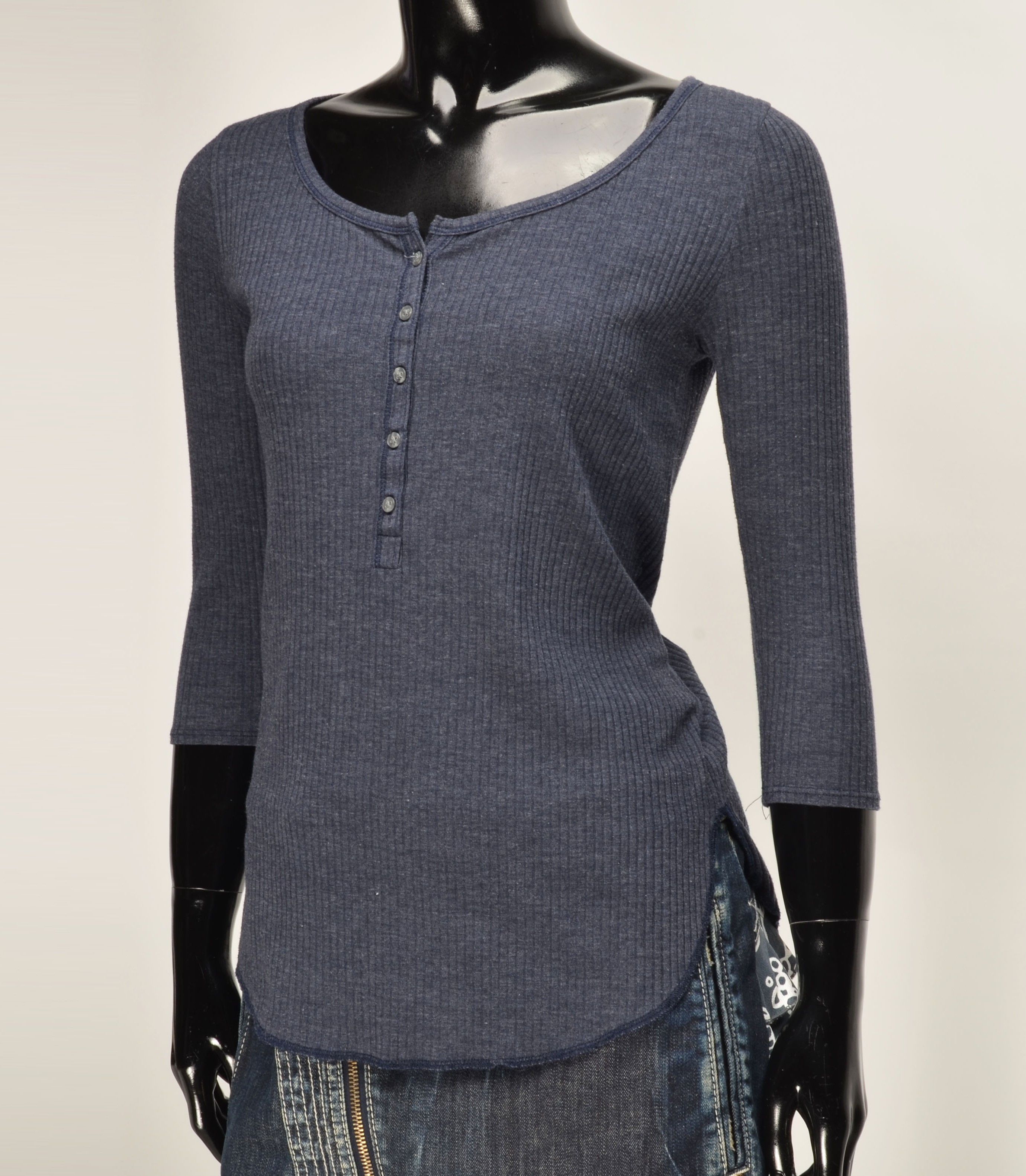 Hollister Hollister Y2K Blue 3/4 Sleeve Ribbet Bella Henley Top Size XS / US 0-2 / IT 36-38 - 2 Thumbnail
