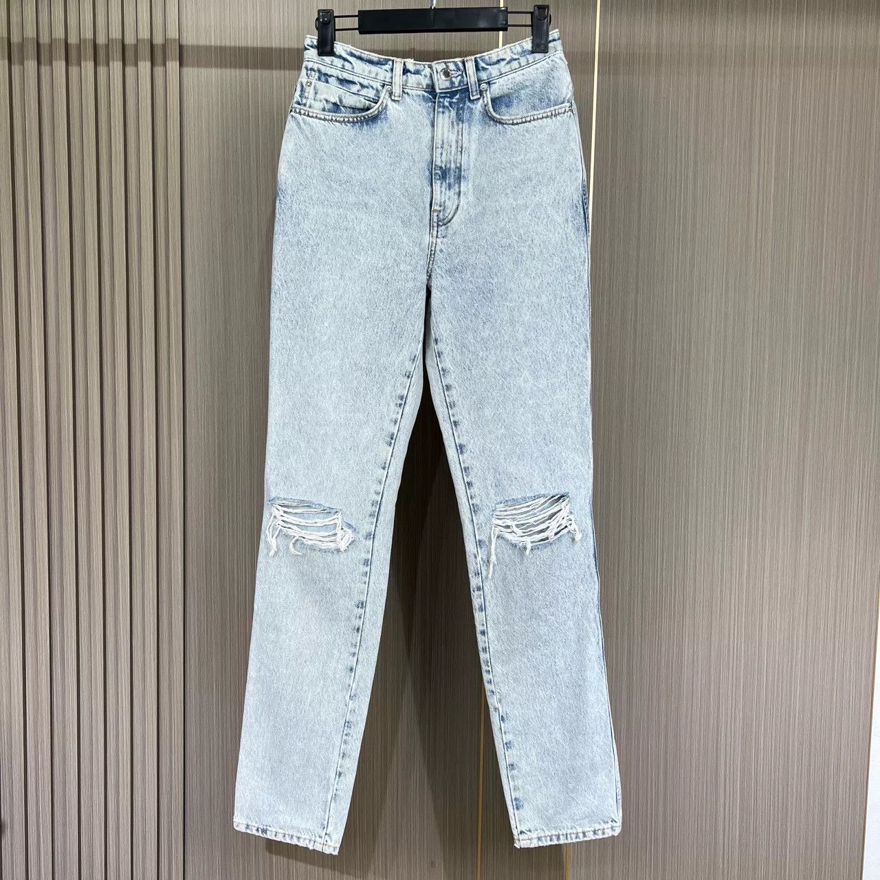 Alexander Wang Alexander Wang Washed Distressed Jeans Size 26" / US 2 / IT 38 - 1 Thumbnail
