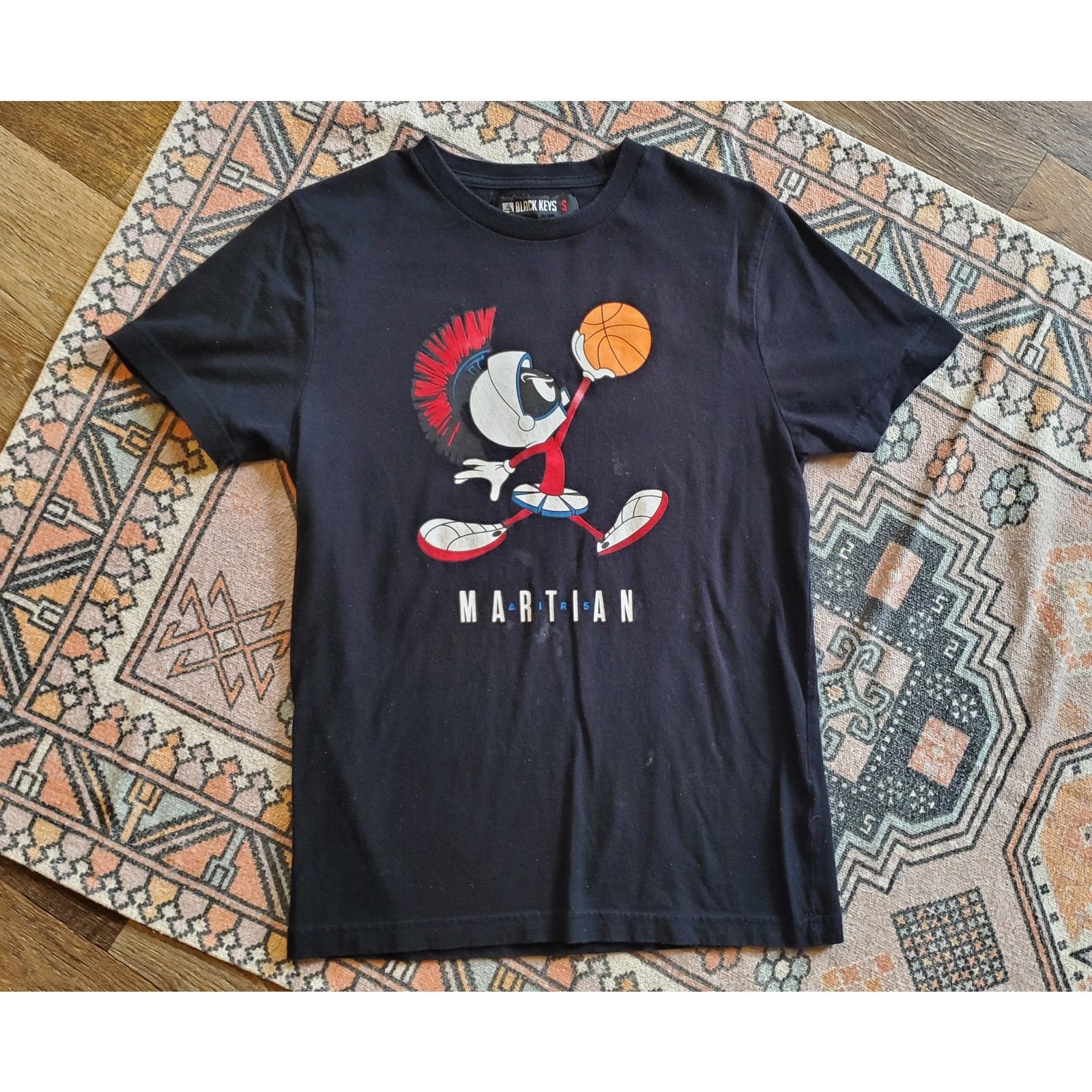 Vintage Vintage Marvin the Martian Basketball Black Shirt Size US S / EU 44-46 / 1 - 1 Thumbnail