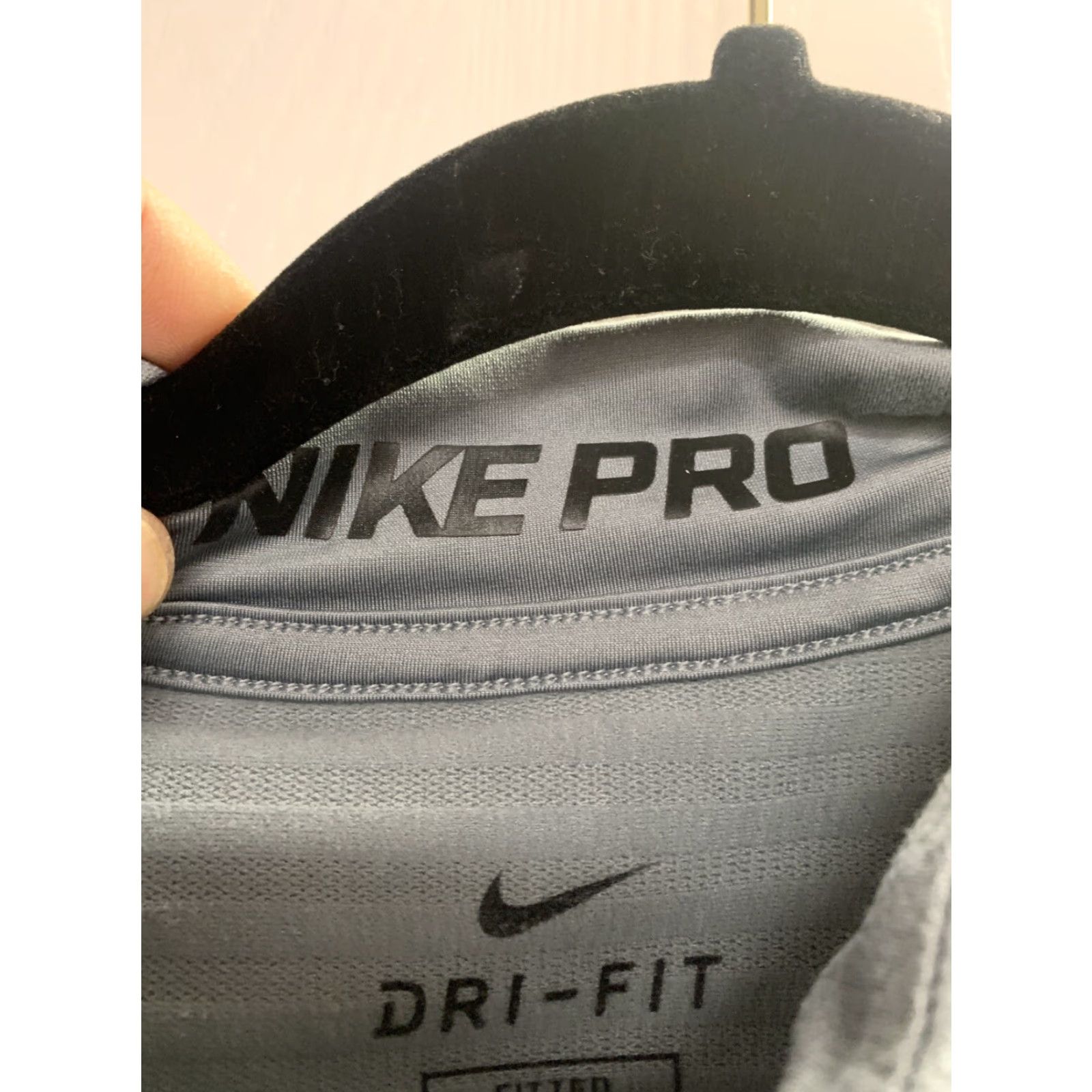Nike Nike Pro Warm Long Sleeve Top 1/4 Zip Gray L Mens 725033-065 Size US L / EU 52-54 / 3 - 3 Thumbnail