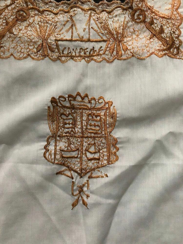 Designer Pre Owned Embroidered White Hand Made Blouse L Size L / US 10 / IT 46 - 3 Thumbnail