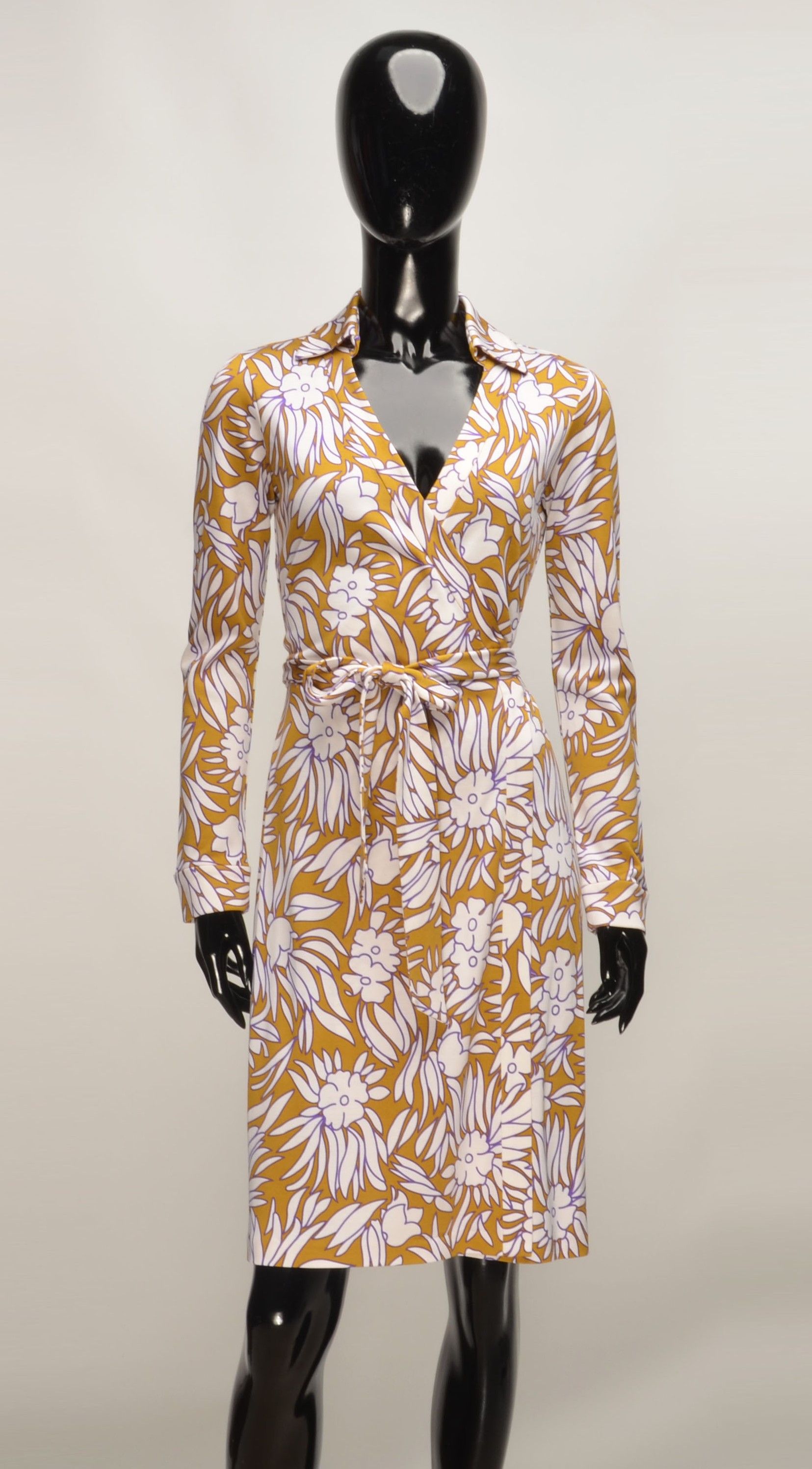 Diane von Furstenberg Diane von Furstenberg 100% Silk Floral Wrap Dress Size S / US 4 / IT 40 - 1 Thumbnail