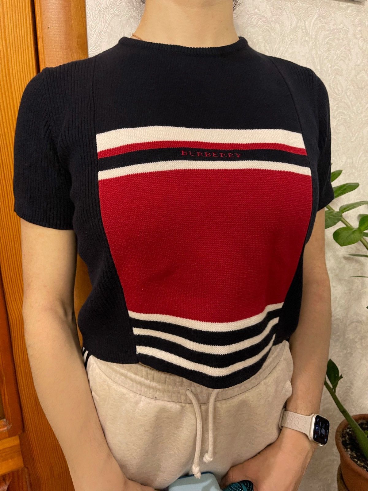 Burberry × Vintage Burberry C.W.F. Authentic Knitting Sweater Crop Top sz 14 Size S / US 4 / IT 40 - 11 Thumbnail