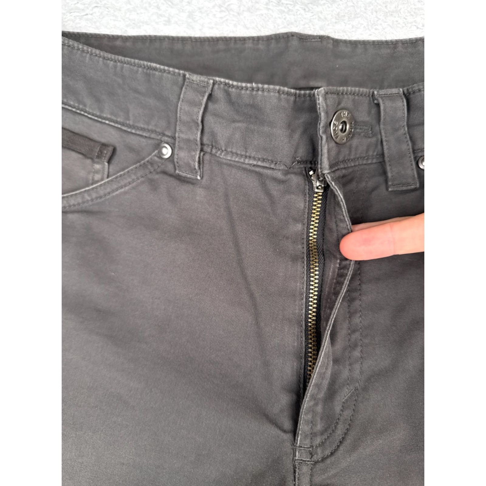The North Face VINTAGE The North Face Short Men 30 Gray Chino Cotton Blend Hiking Camping 34x10 Size US 30 / EU 46 - 6 Thumbnail