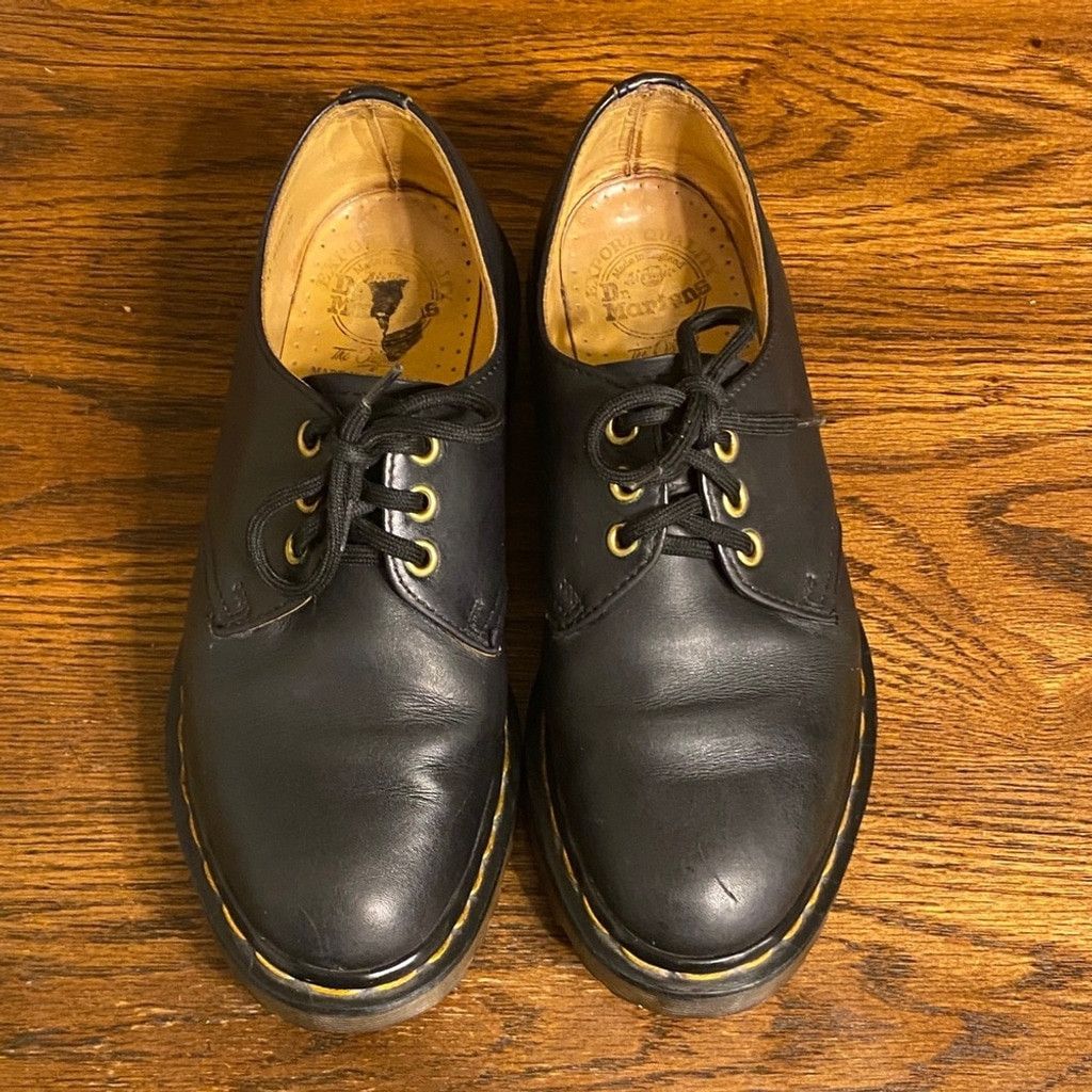 Dr. Martens Dr. Martens 3 eye black low tops Vintage UK Size 6 Size US 6 / EU 39 - 12 Thumbnail