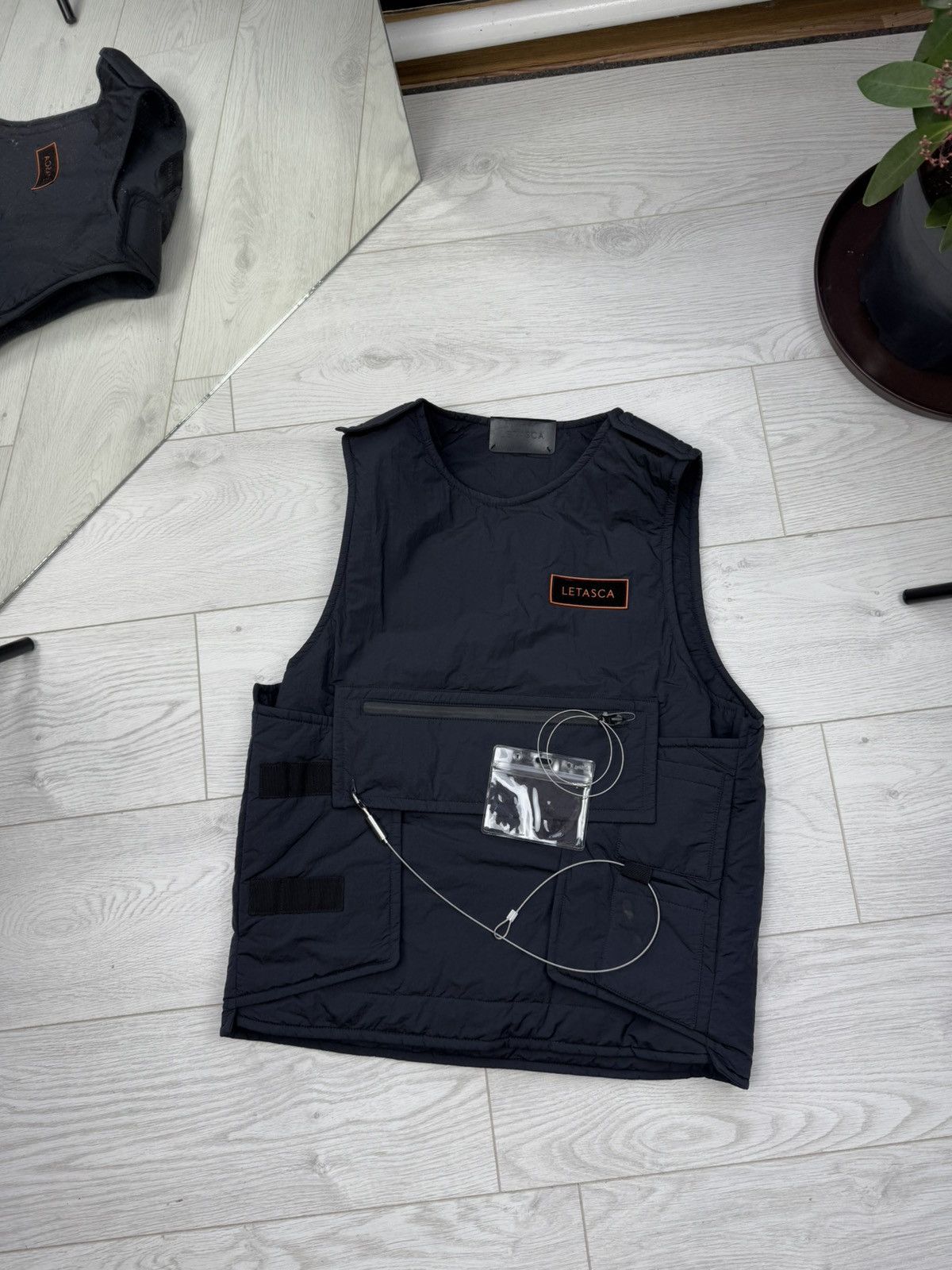 Multi pocket padded vest