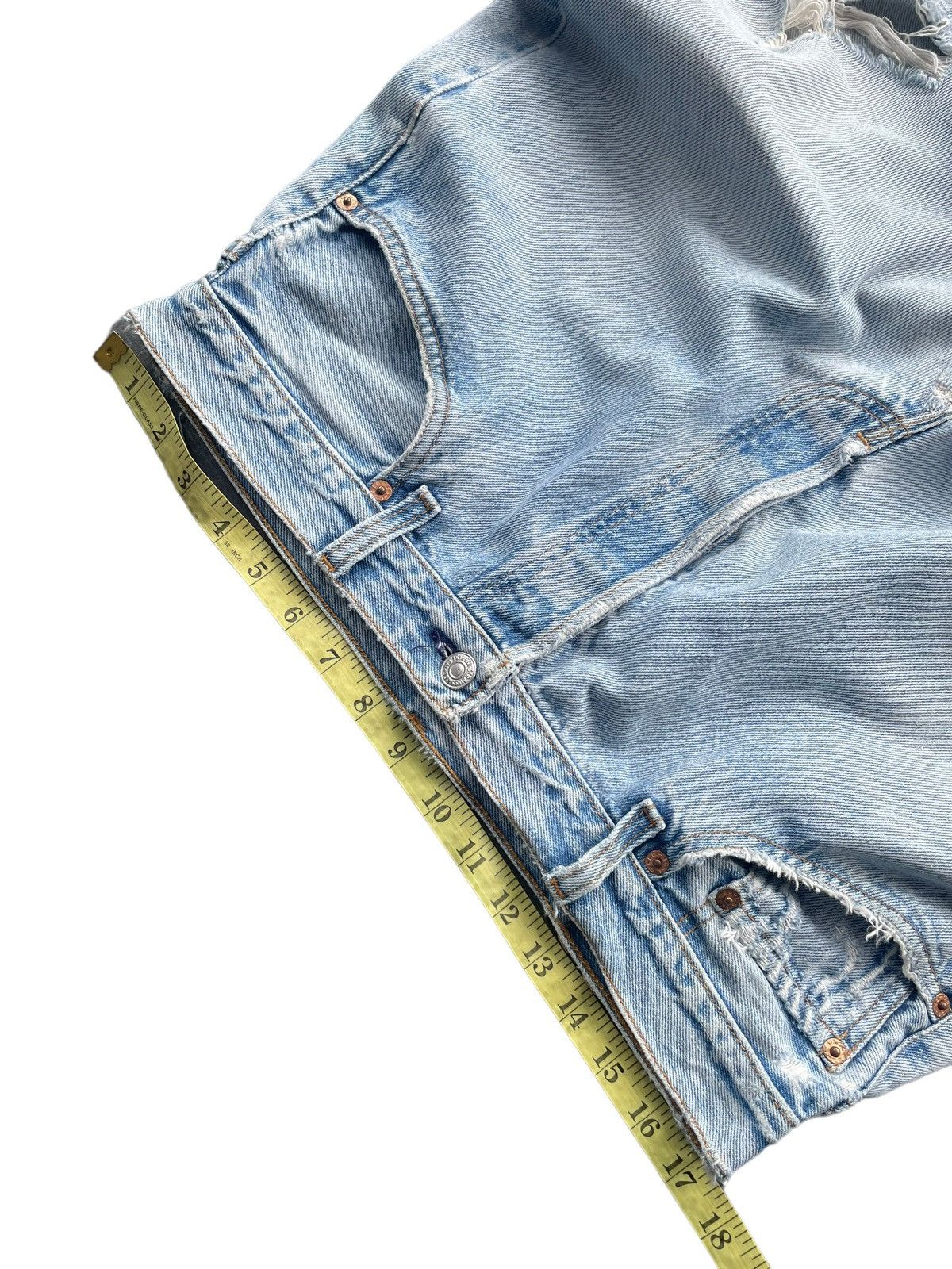 Levi's Vintage 1997 Levis 501 e Distresed Denim Size US 35 - 14 Thumbnail