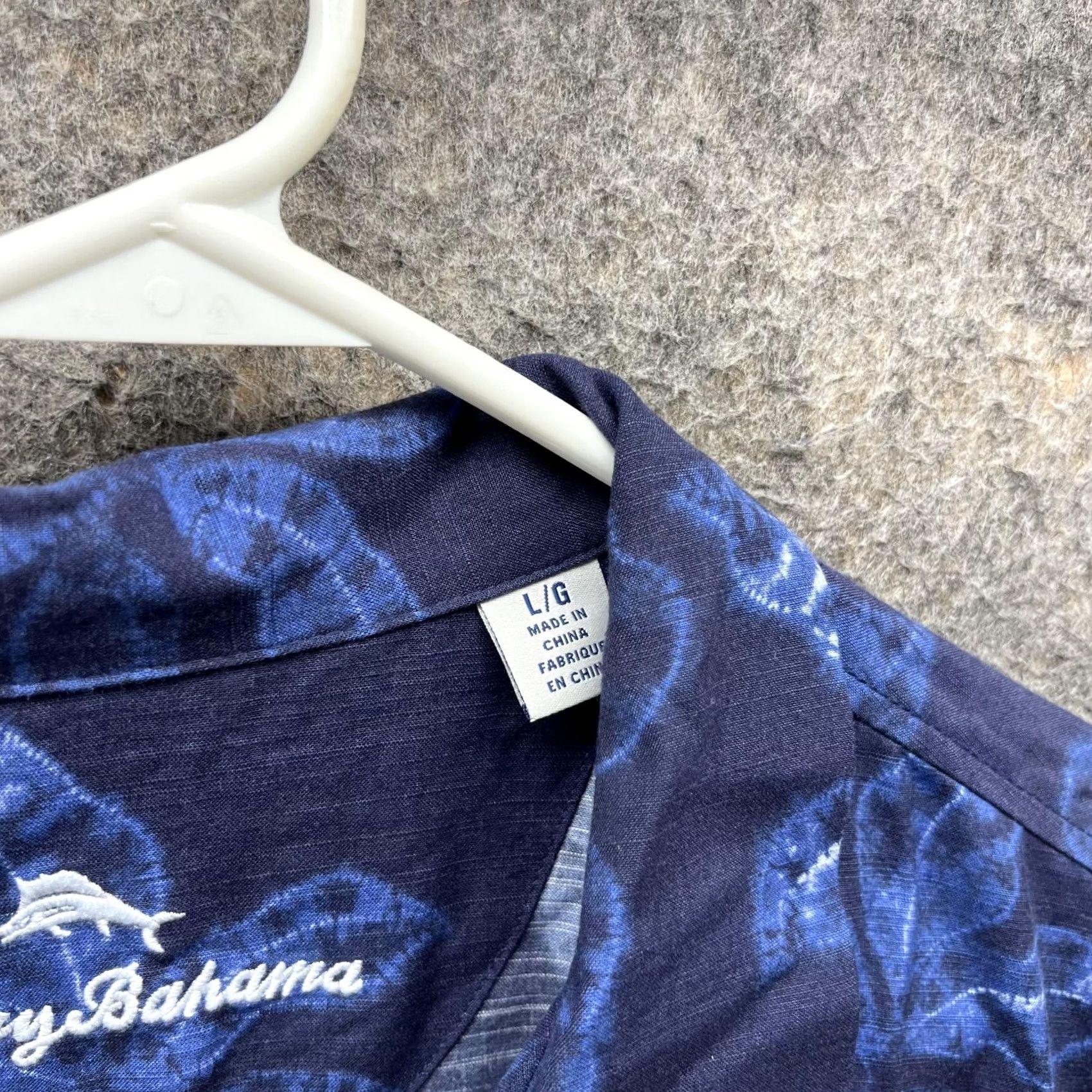 Tommy Bahama VINTAGE Tommy Bahama Shirt Men Large Blue Floral Button-Down Casual Preppy Short Sleeve World of Silk Cleans at Home Button-Up Midcentury Size US L / EU 52-54 / 3 - 5 Thumbnail