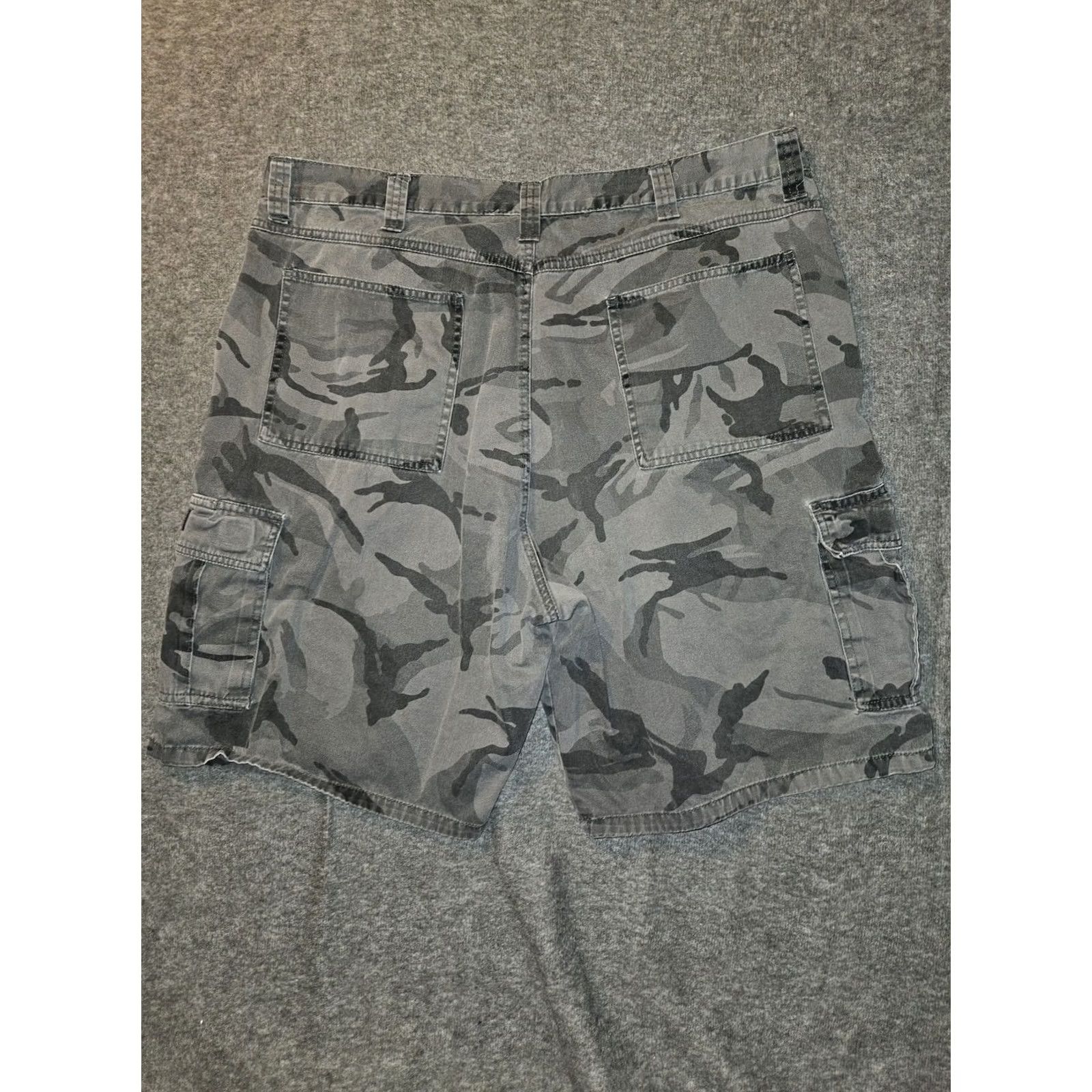 Wrangler Wrangler Cargo Shorts Men's 40 Gray Camo High Rise Casual Workwear Size US 40 / EU 56 - 7 Thumbnail