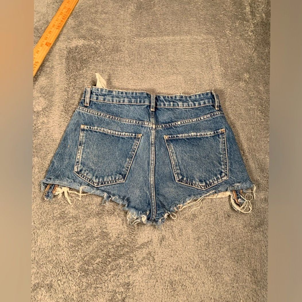 Zara Zara Denim Cut-Off Blue Women Shorts 4 Regular Blue Cut-Off Women Shorts 4 Zara Size 27" / US 4 / IT 40 - 7 Thumbnail