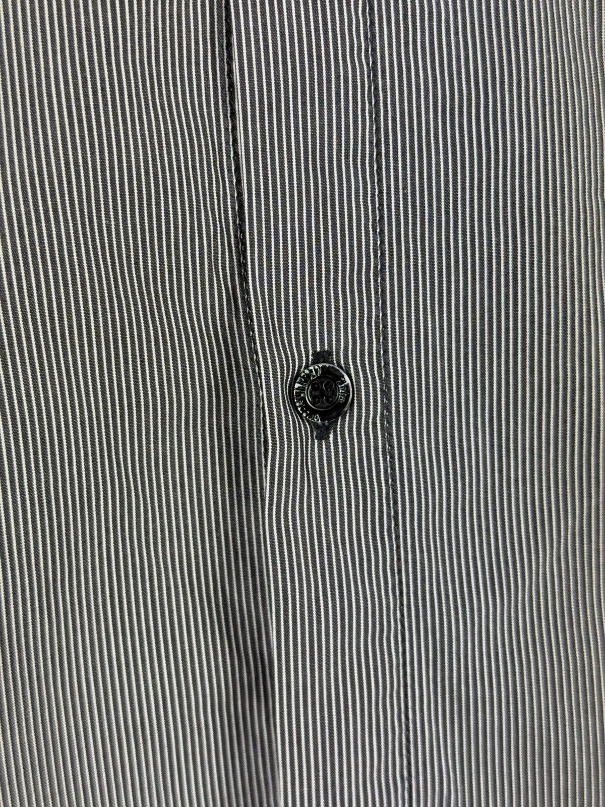 John Galliano John Galliano Long Sleeve Newspaper Print Button Up Shirt Size XS / US 0-2 / IT 36-38 - 10 Thumbnail