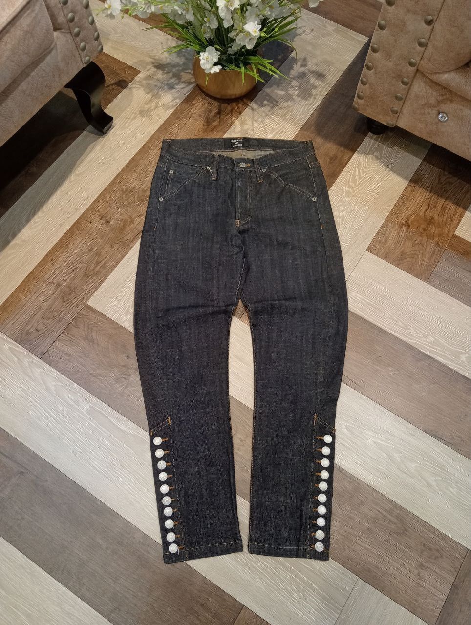 CABANE de ZUCCa CABANE DE ZUCCA ANKLE BUTTON JEANS DESIGNED BY ISSEY MIYAKE Size US 31 - 1 Thumbnail