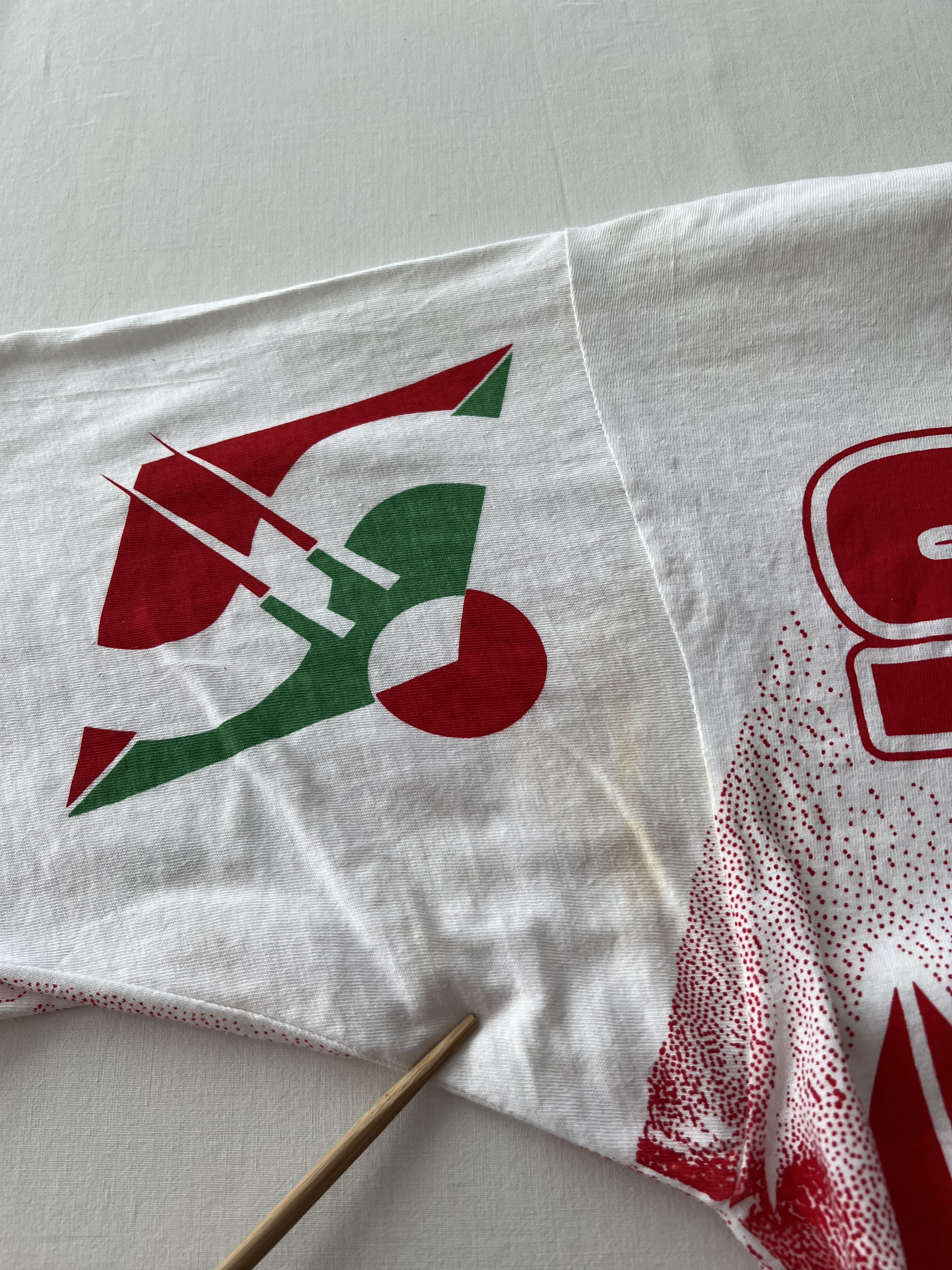 Vintage Vintage 90s Swindon Town FC The Robins English Soccer Tshirt Size US XXL / EU 58 / 5 - 10 Thumbnail