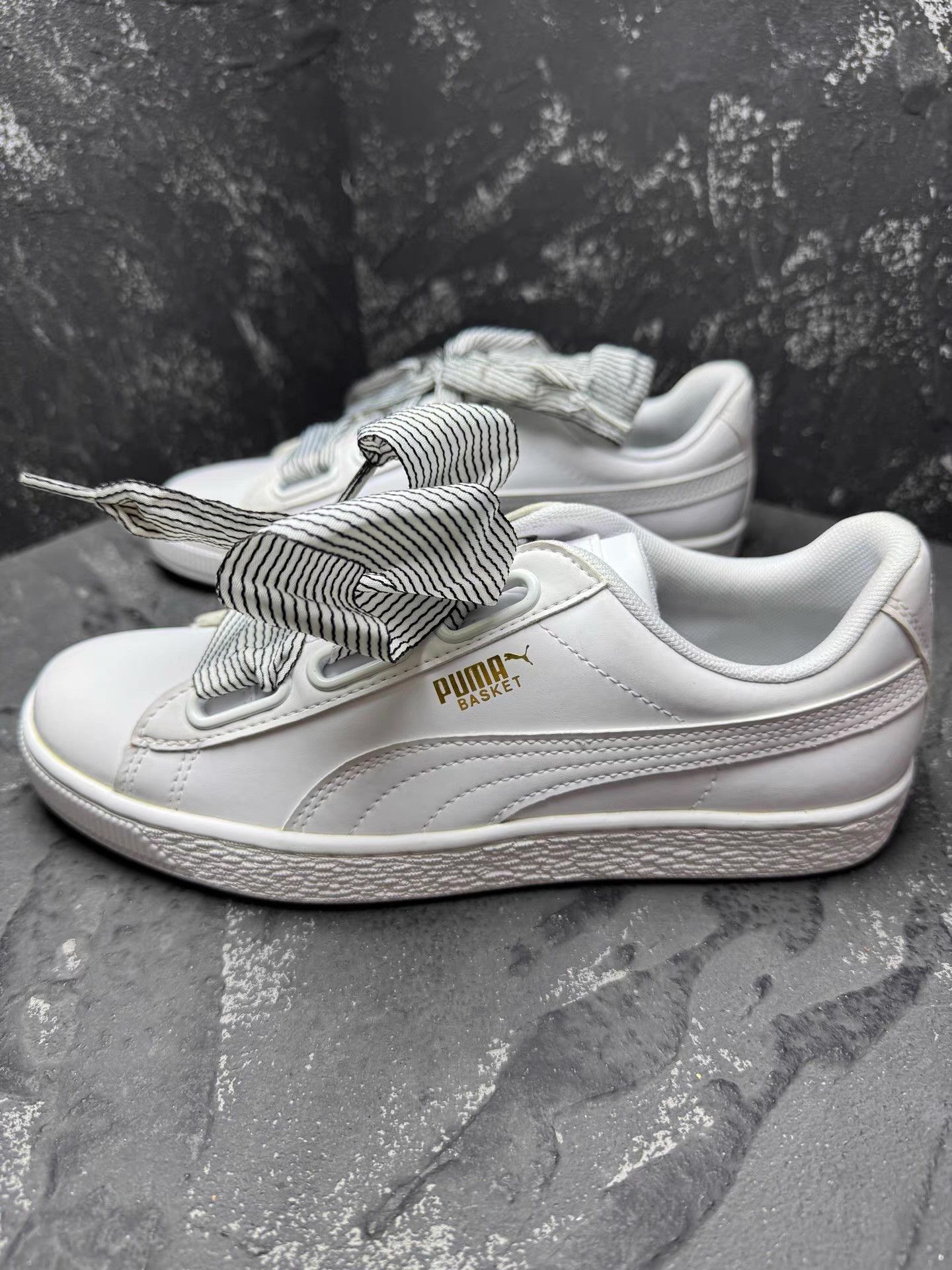 Puma PUMA White Milk Sneakers with Ribbon Q10 Size US 8.5 / IT 38.5 - 7 Thumbnail