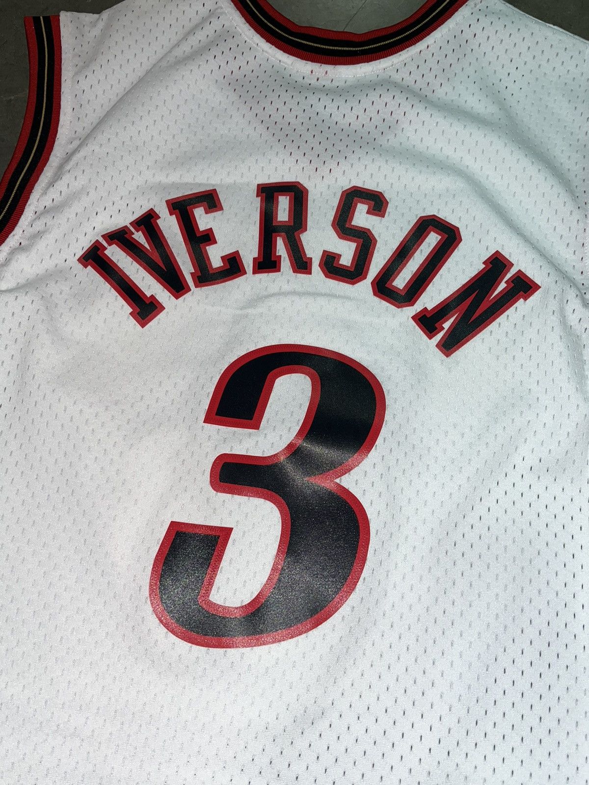 Mitchell & Ness Allen Iverson Mitchell & Ness 76ers 2000-01 White Jersey Size US L / EU 52-54 / 3 - 5 Thumbnail