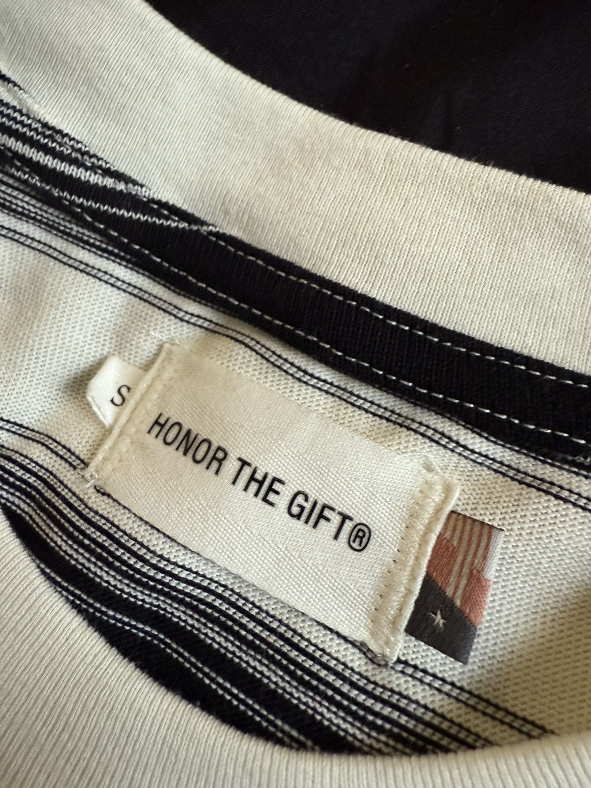 Honor the Gift Honor the gift tee size small Size US S / EU 44-46 / 1 - 5 Thumbnail